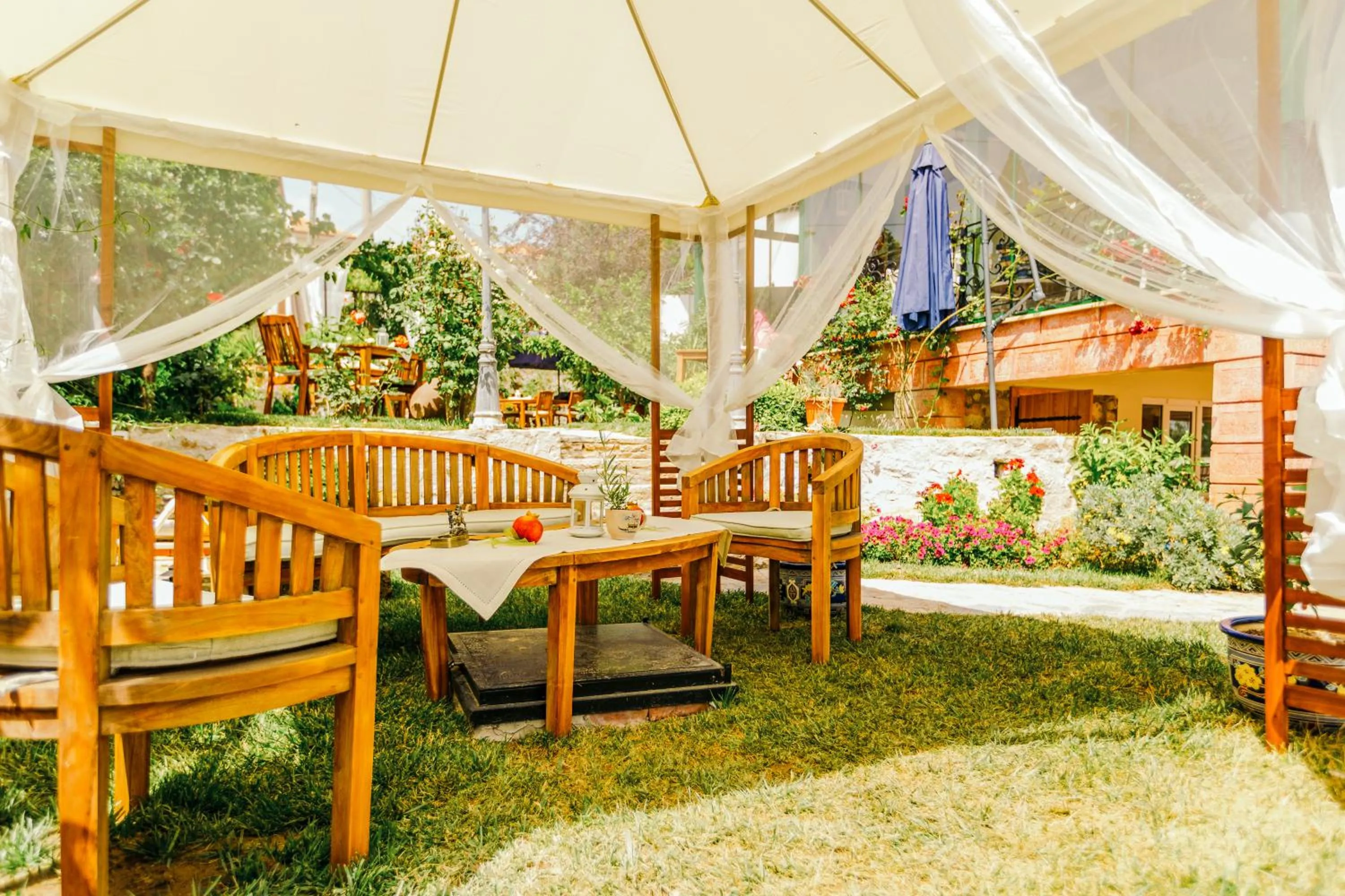 Garden in Cunda Esen Hotel