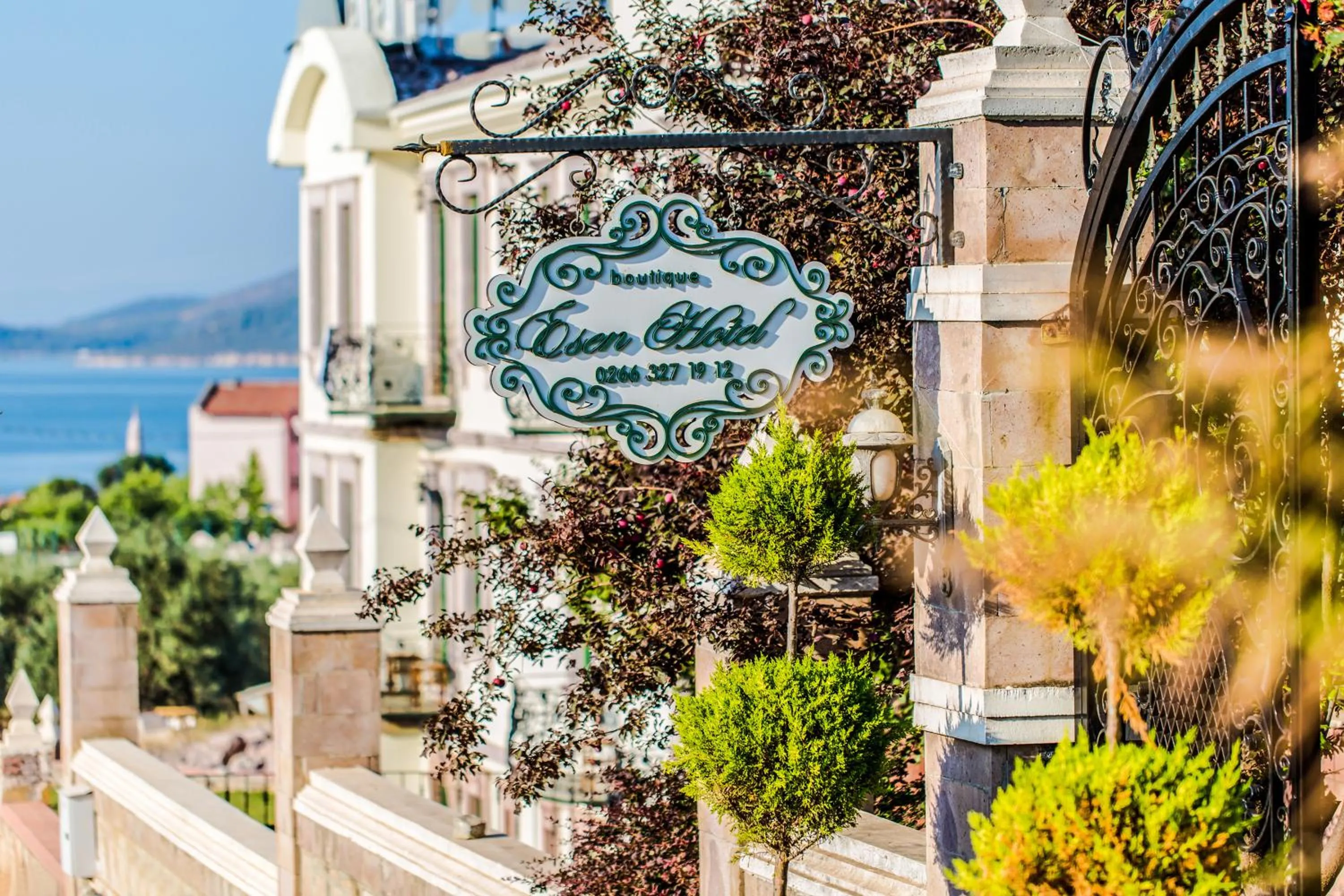 Facade/entrance in Cunda Esen Hotel