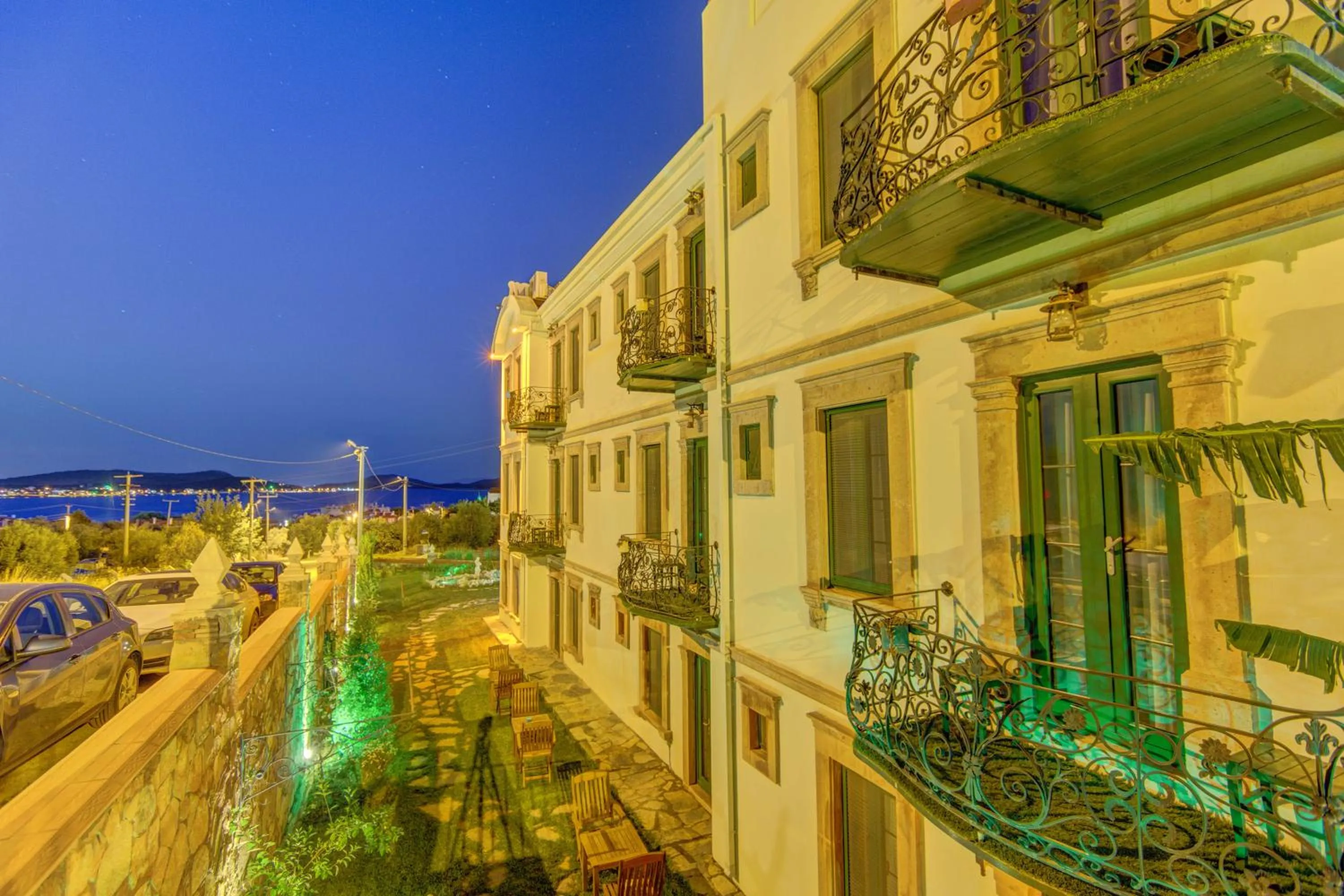 Night in Cunda Esen Hotel