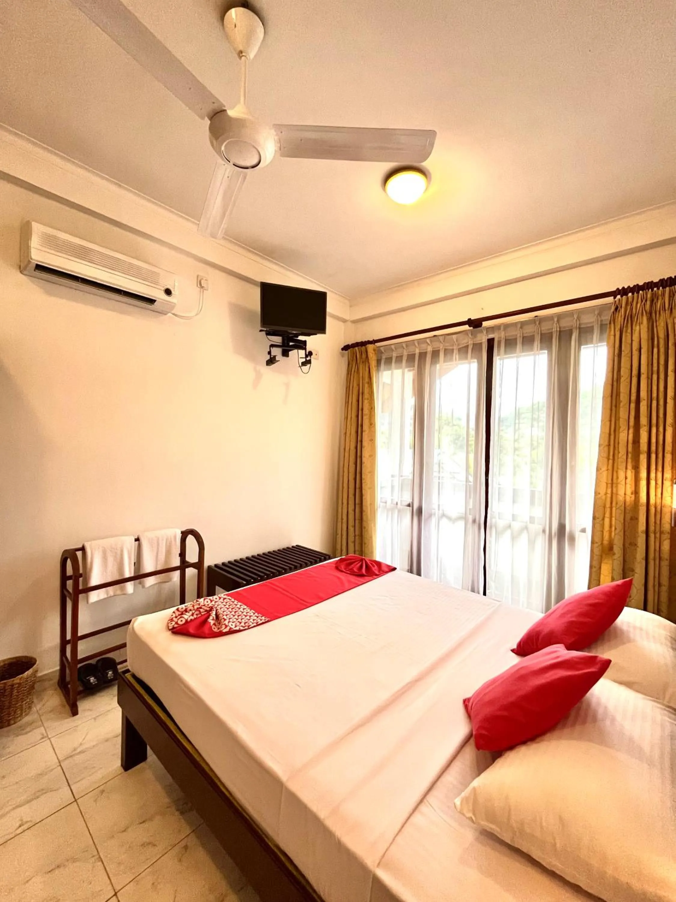 Bed in Grand Kandy Villa