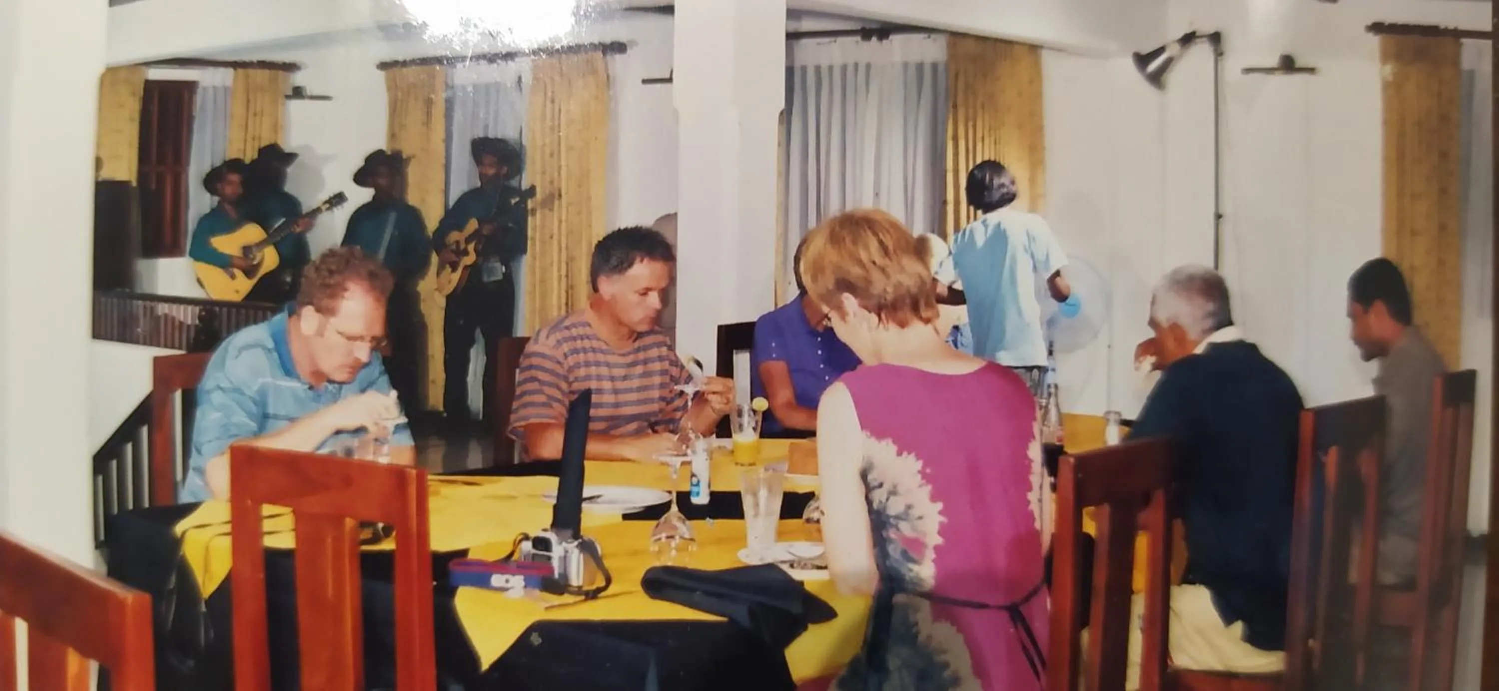 Restaurant/places to eat in Grand Kandy Villa