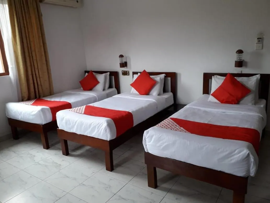 Bedroom, Bed in Grand Kandy Villa
