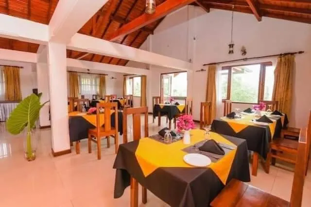 Restaurant/places to eat in Grand Kandy Villa