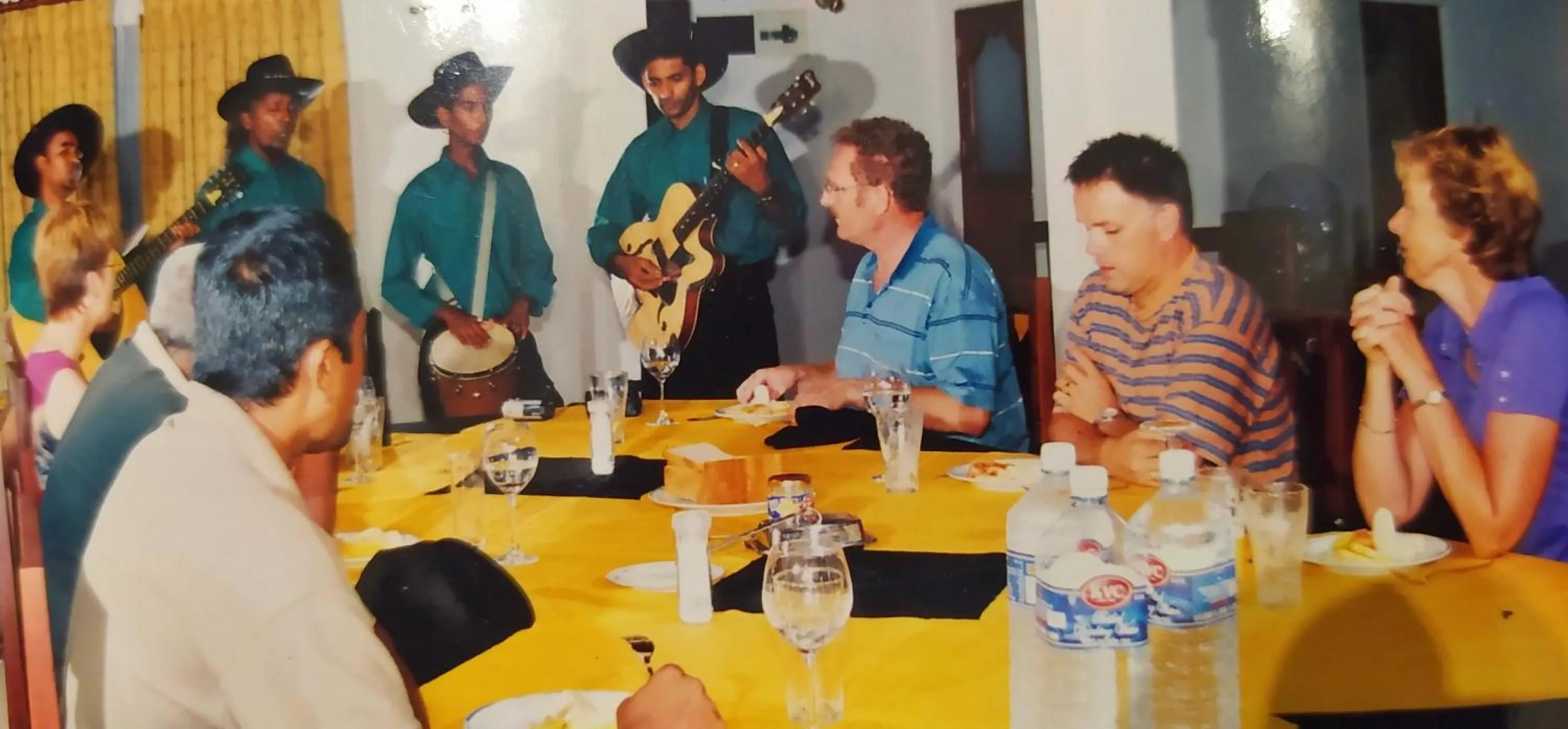Restaurant/places to eat in Grand Kandy Villa
