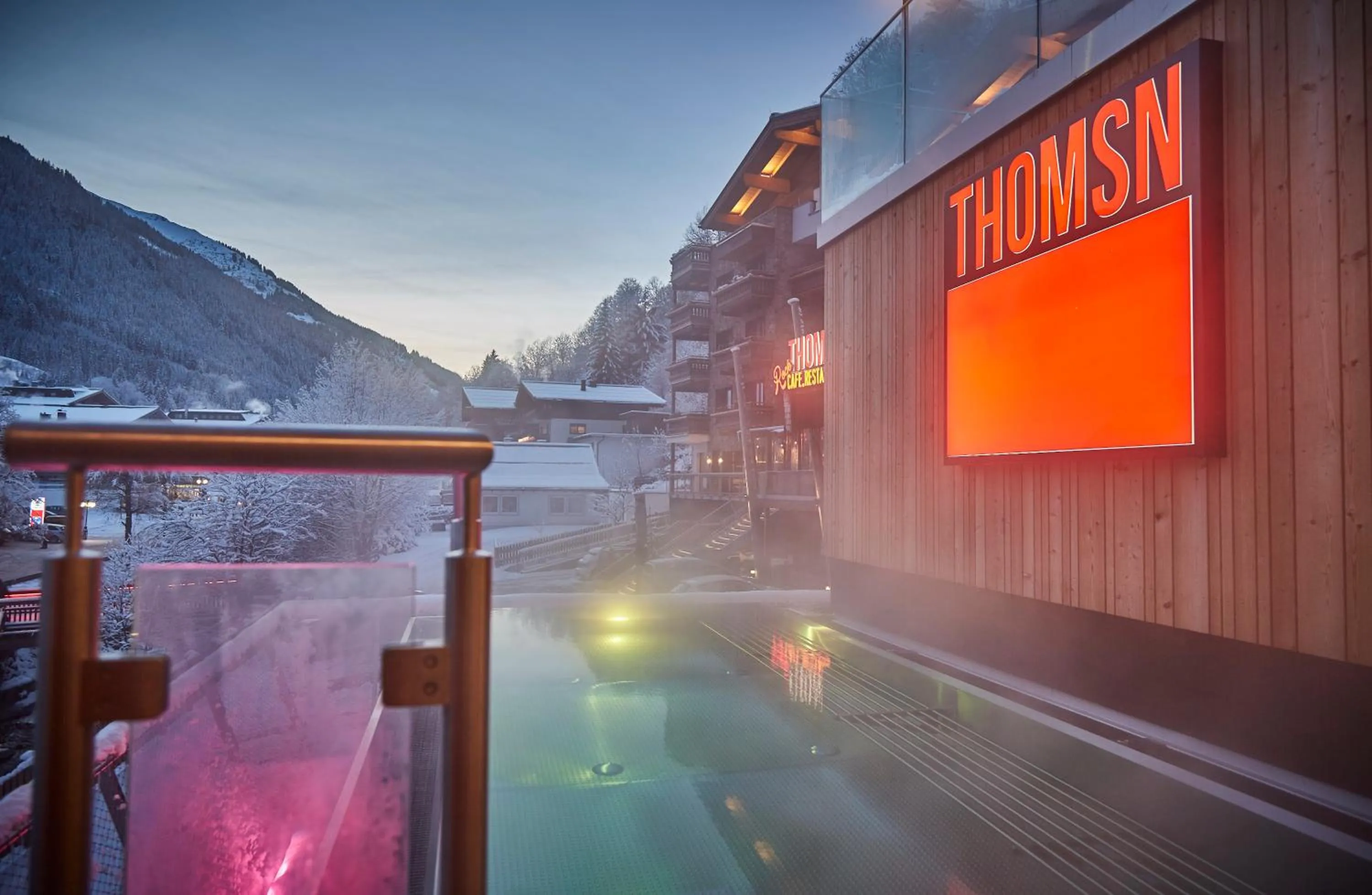 Swimming pool in THOMSN Central Hotel & Appartements
