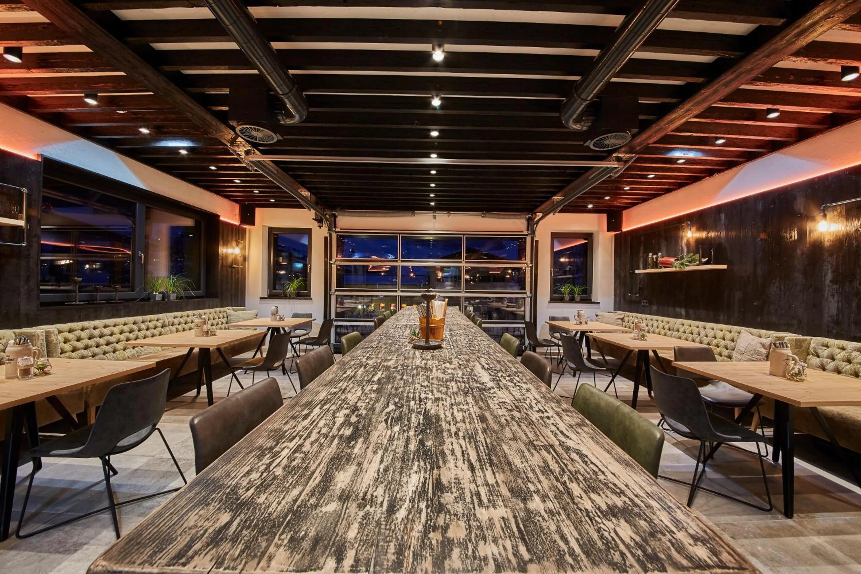 Breakfast in THOMSN Central Hotel & Appartements