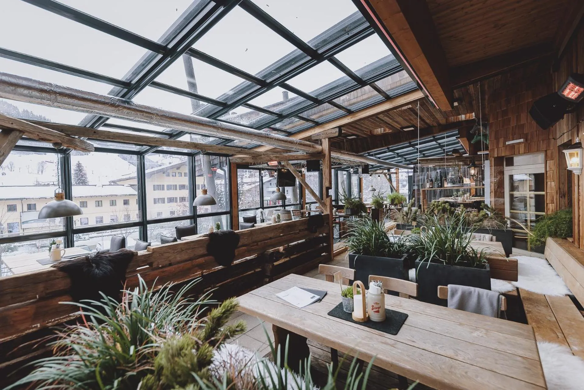 Restaurant/places to eat in THOMSN Central Hotel & Appartements