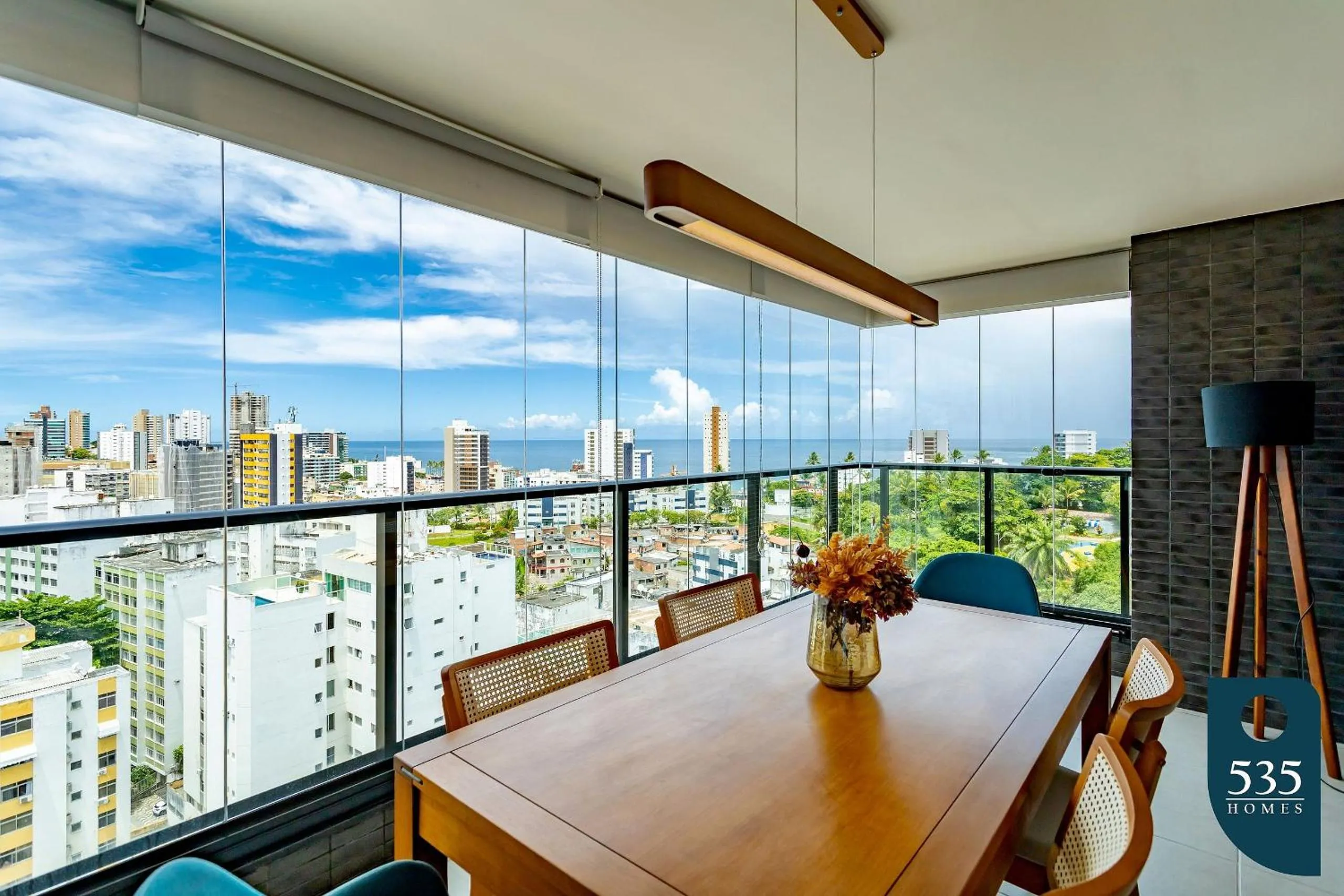 Balcony/Terrace in Lindo e aconchegante com vista panorâmica na Barra