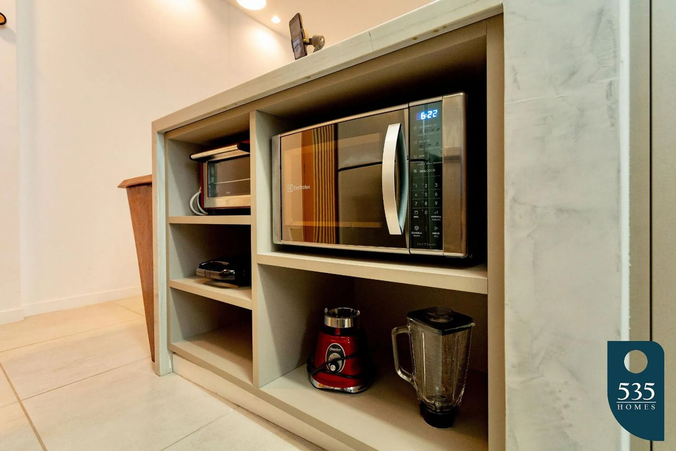 Kitchen or kitchenette in Lindo e aconchegante com vista panorâmica na Barra