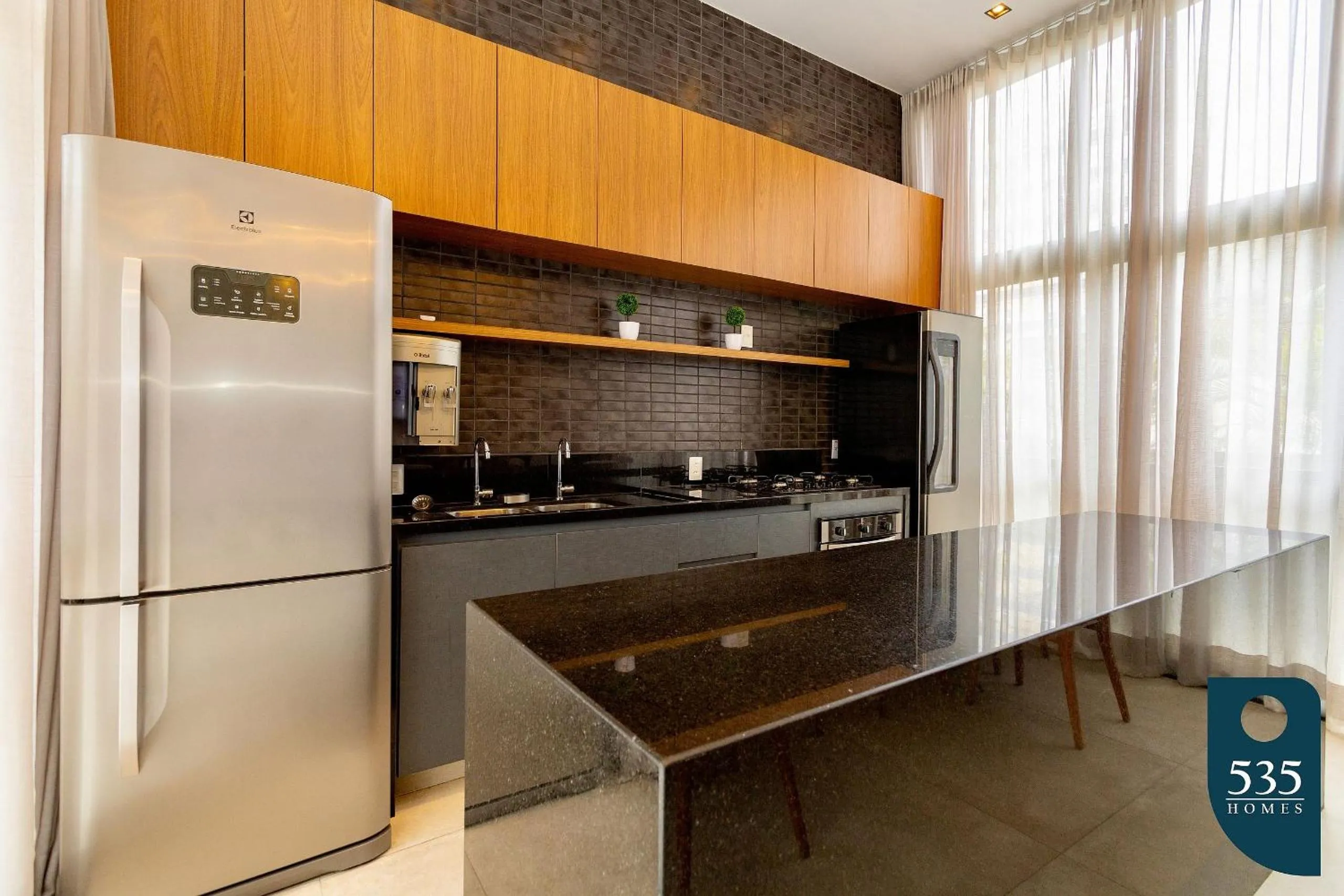 Communal lounge/ TV room in Lindo e aconchegante com vista panorâmica na Barra