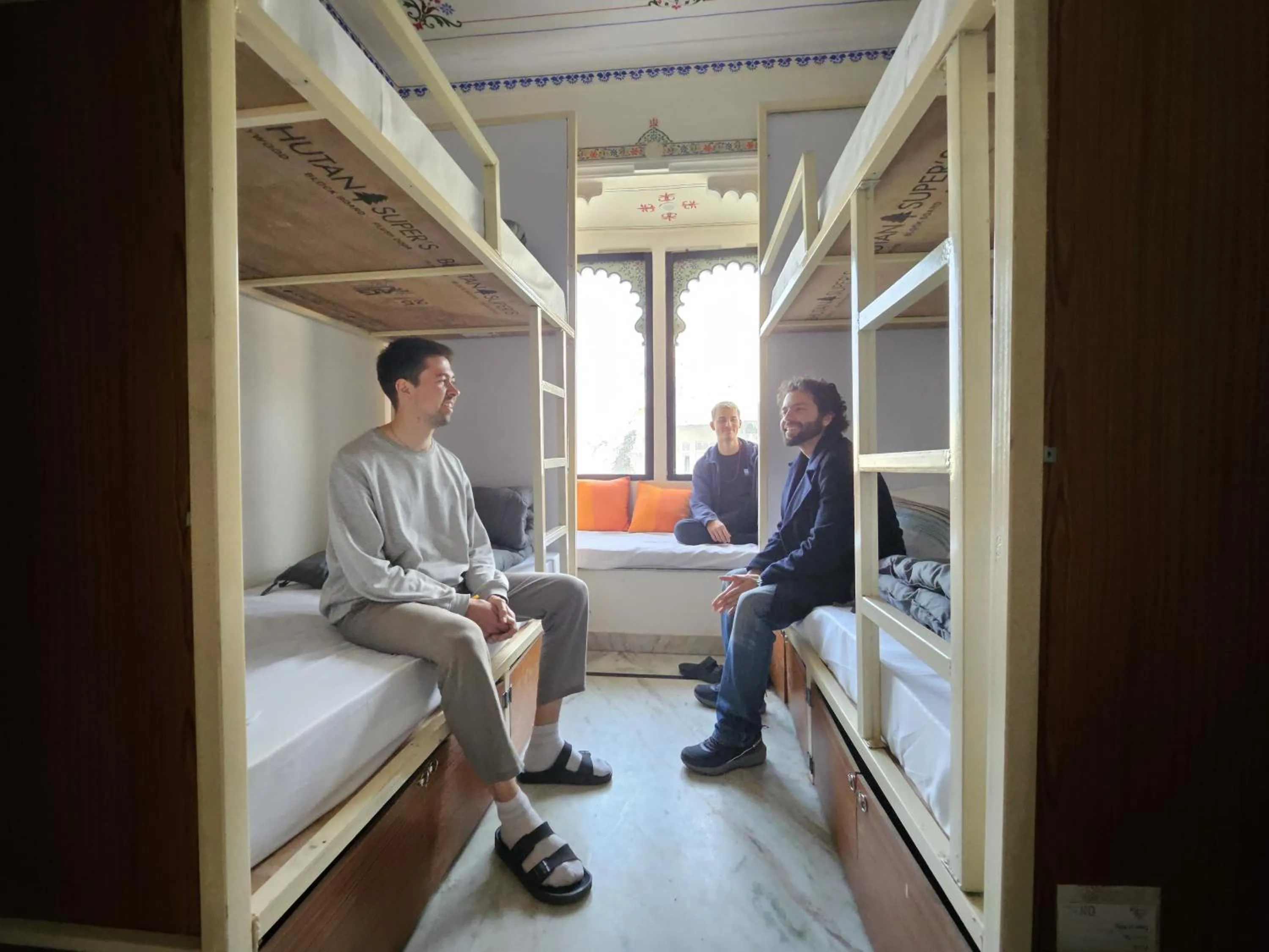 Bed in Madpackers Udaipur