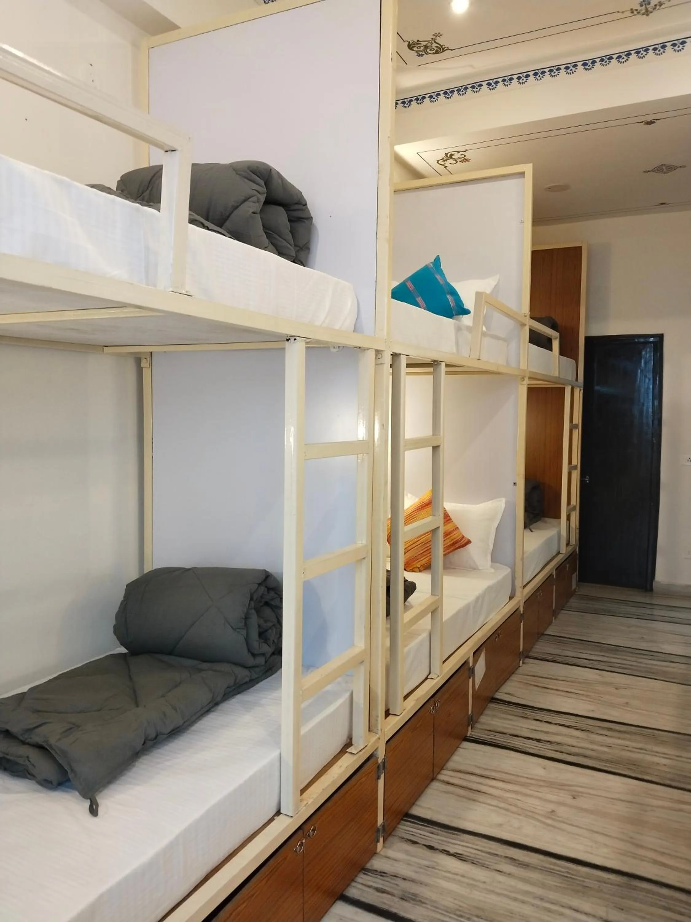 Bed in Madpackers Udaipur