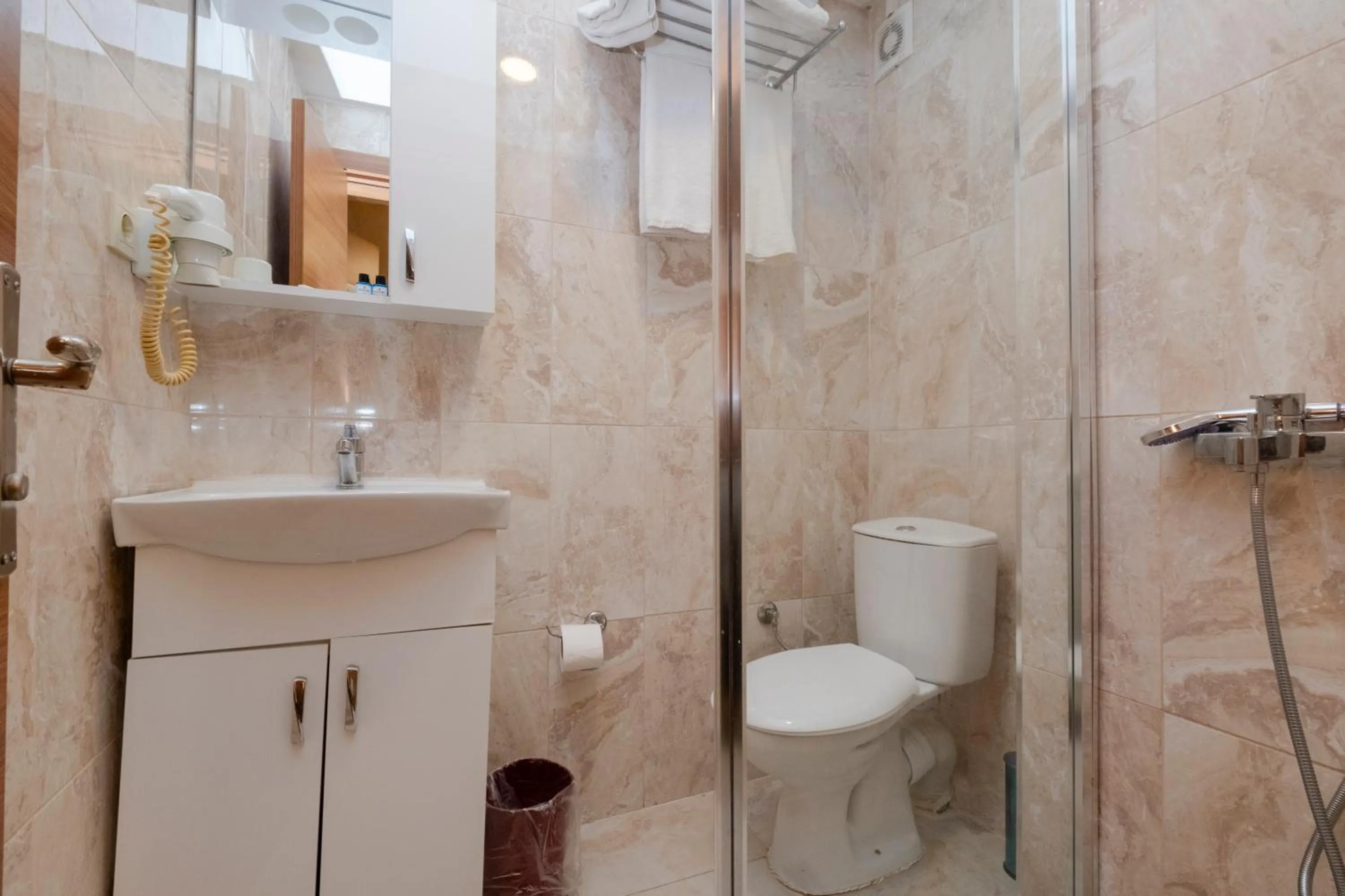 Bathroom in Sisli MLS Hotel