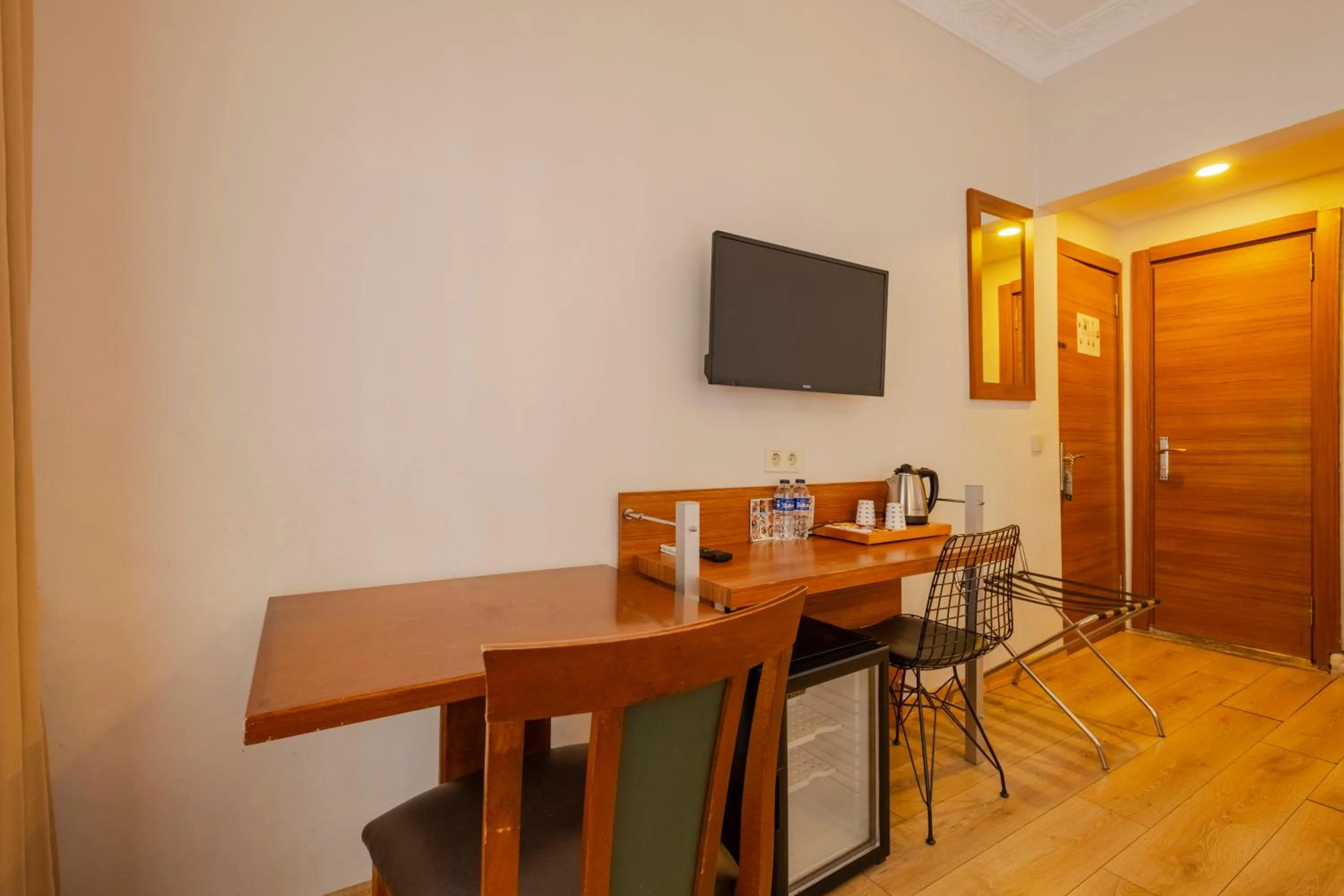 Coffee/tea facilities in Sisli MLS Hotel