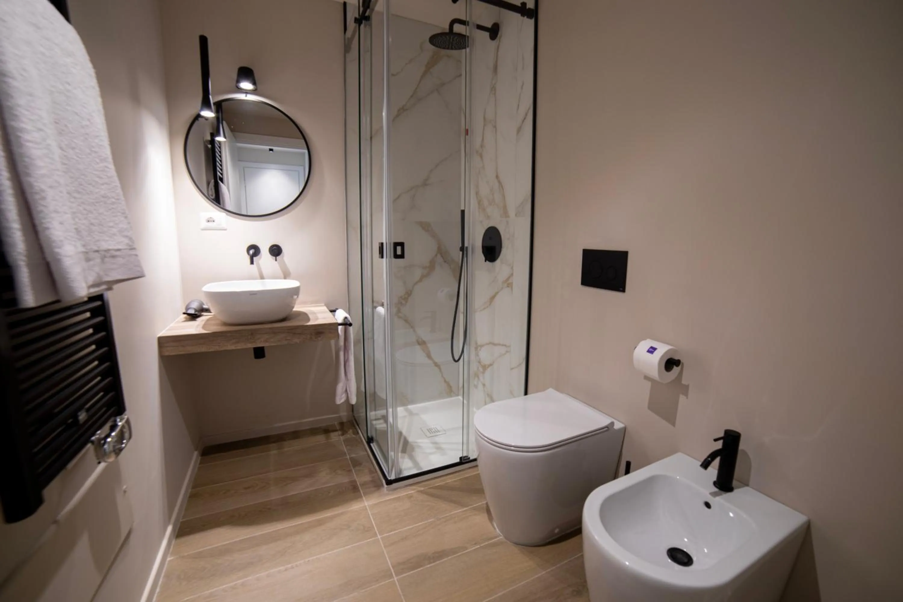 Shower in Be Mate Torino Centro