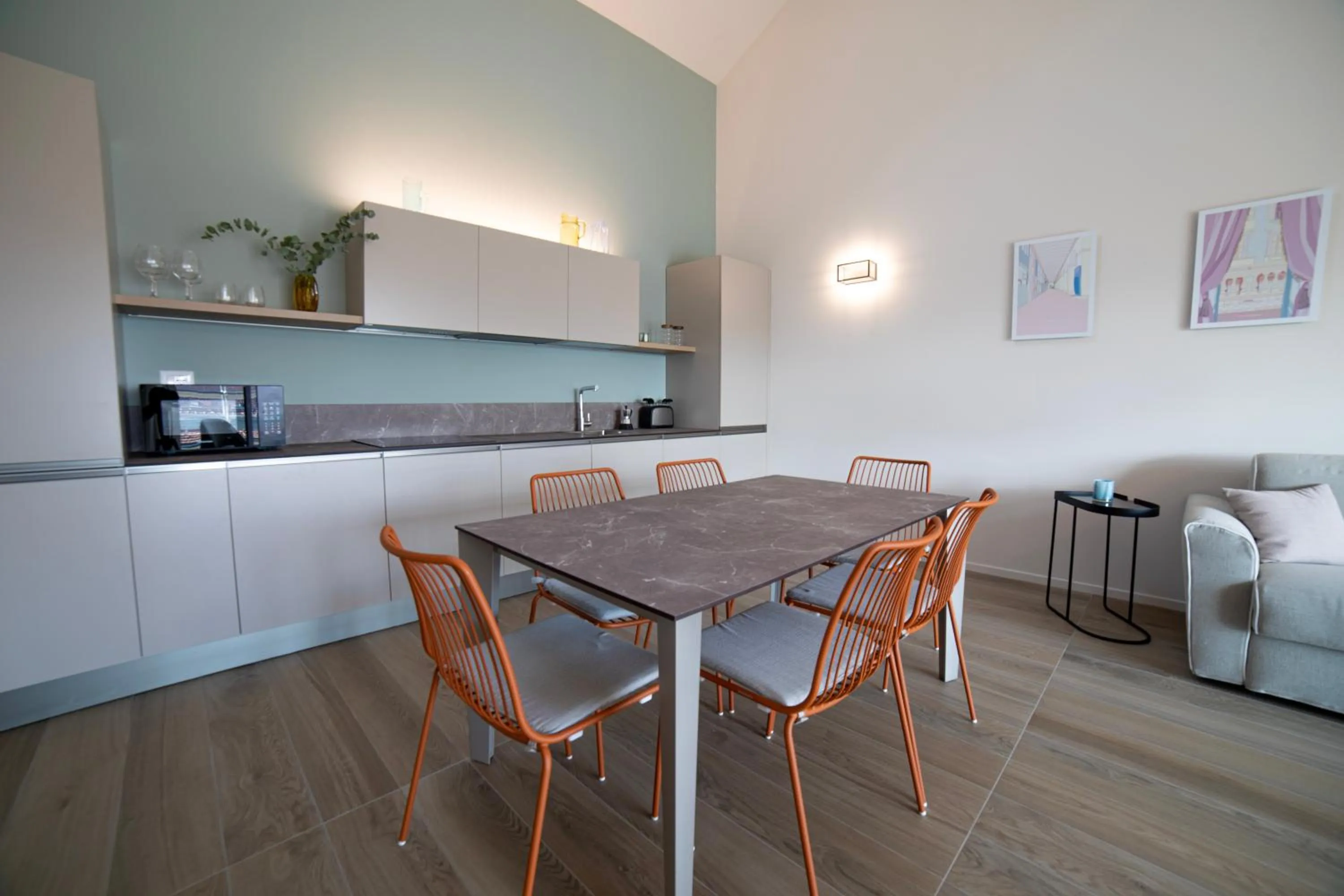 Dining area in Be Mate Torino Centro