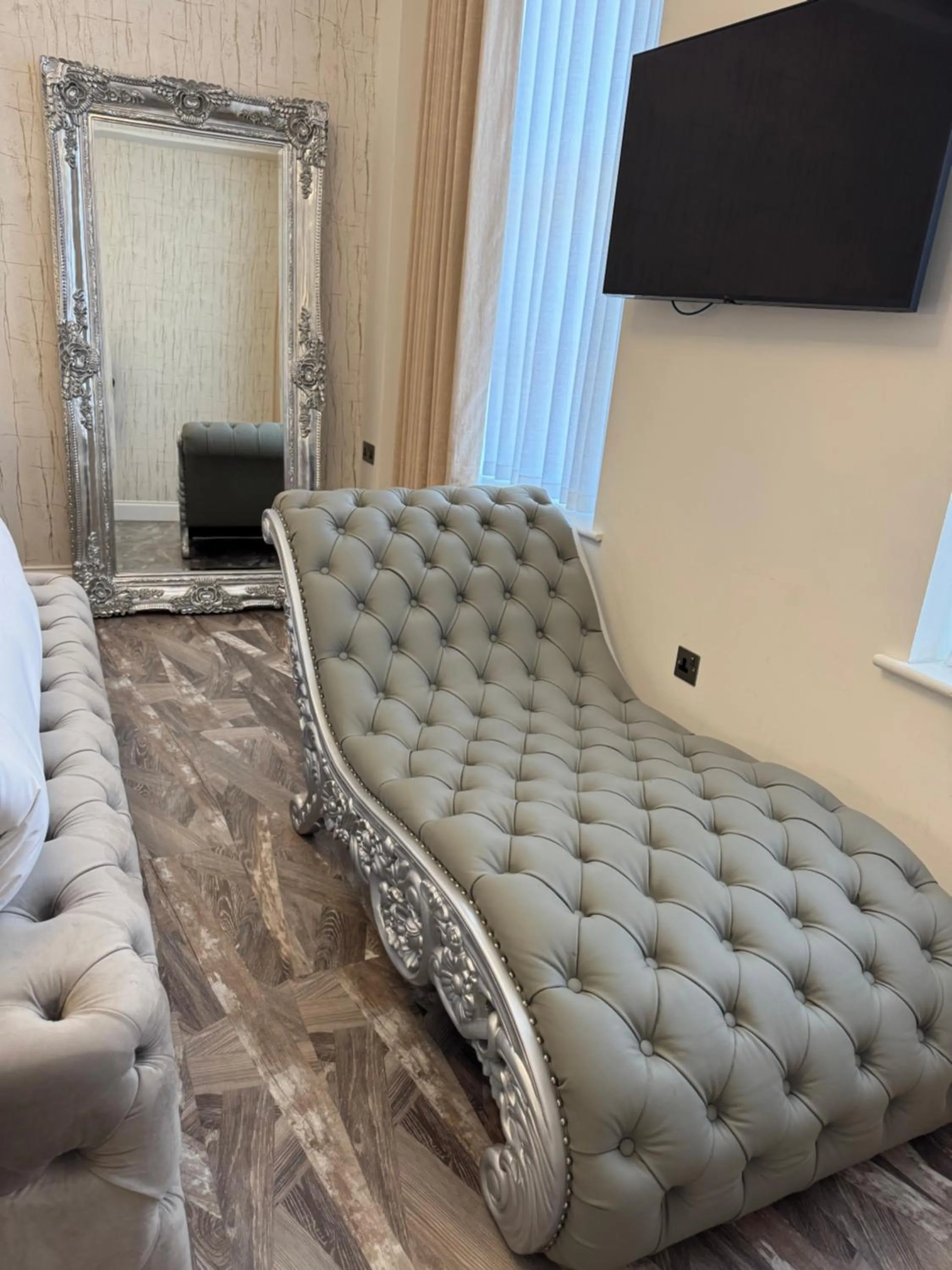 TV and multimedia in Philharmonic Hotel