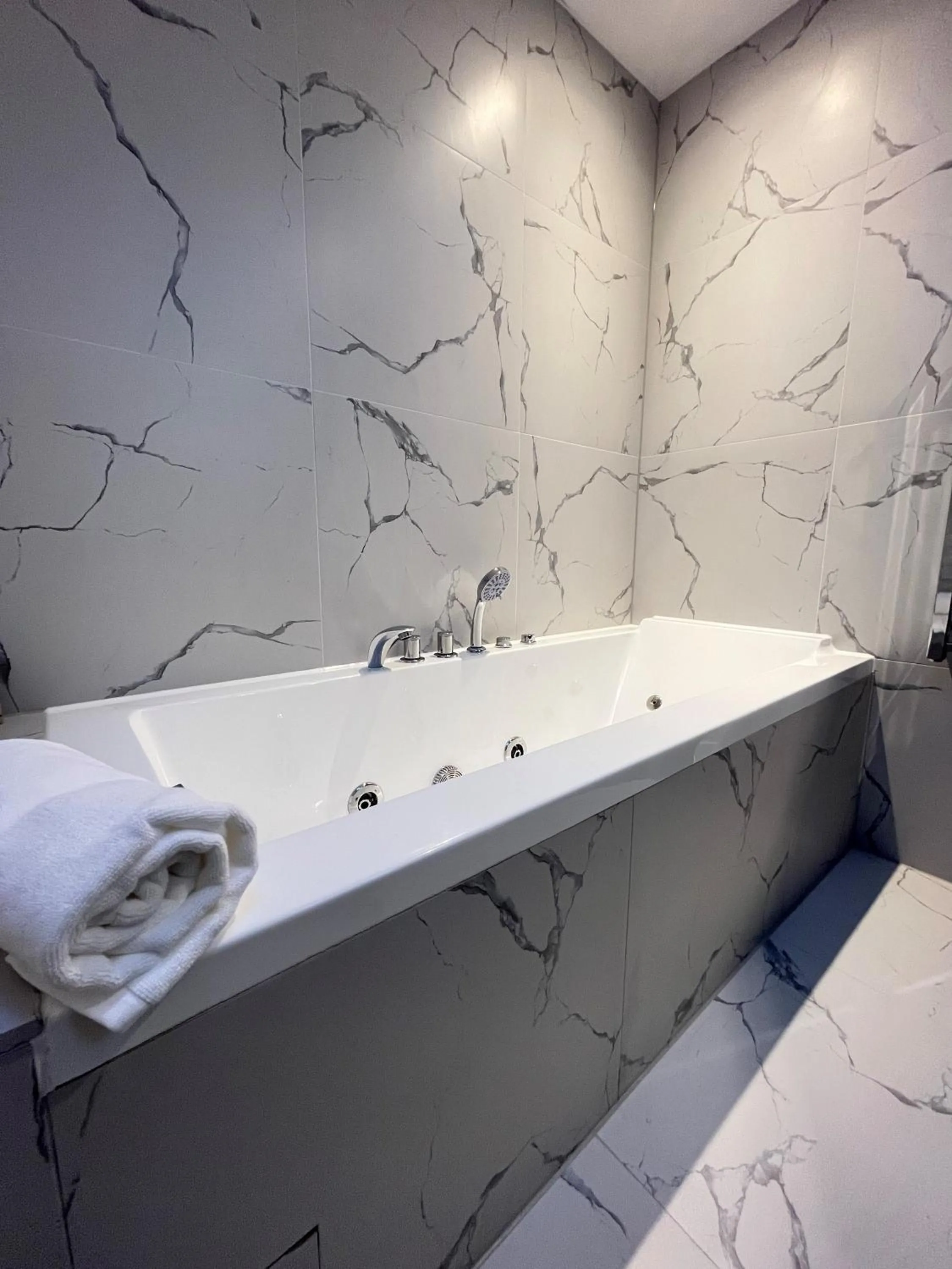 Bathroom in Philharmonic Hotel