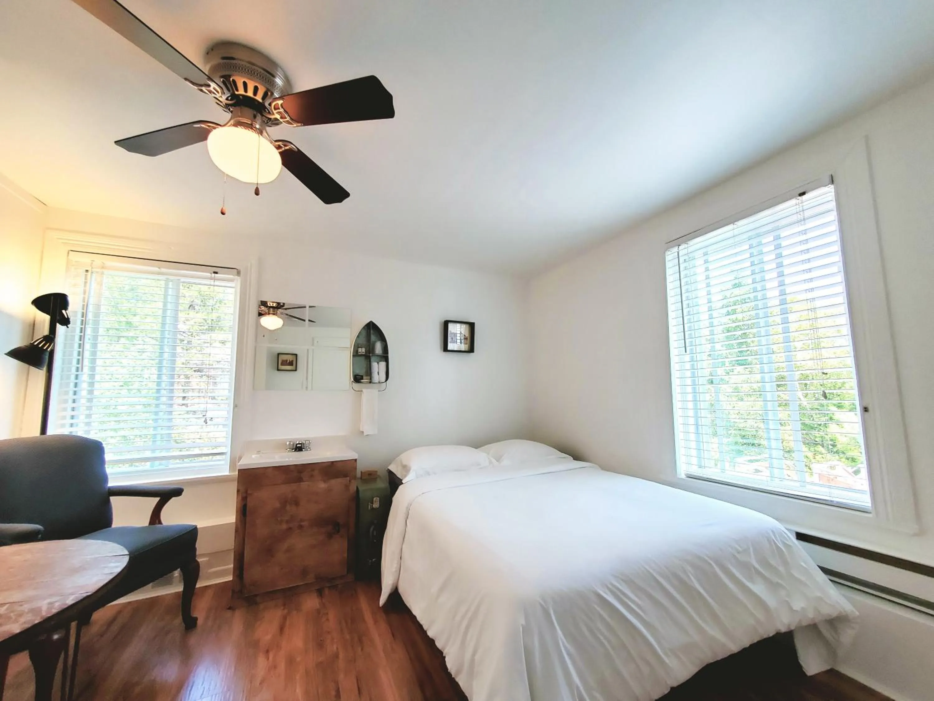 Bed in Auberge de la rive de Charlevoix - Auberge de jeunesse familiale pour voyageurs de tous âges