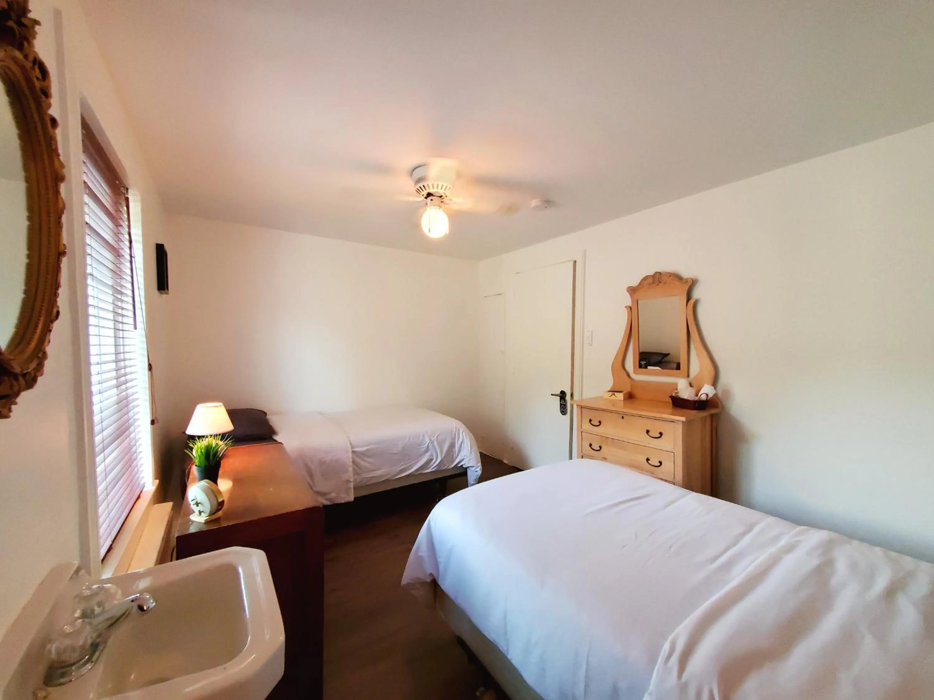 Bed in Auberge de la rive de Charlevoix - Auberge de jeunesse familiale pour voyageurs de tous âges