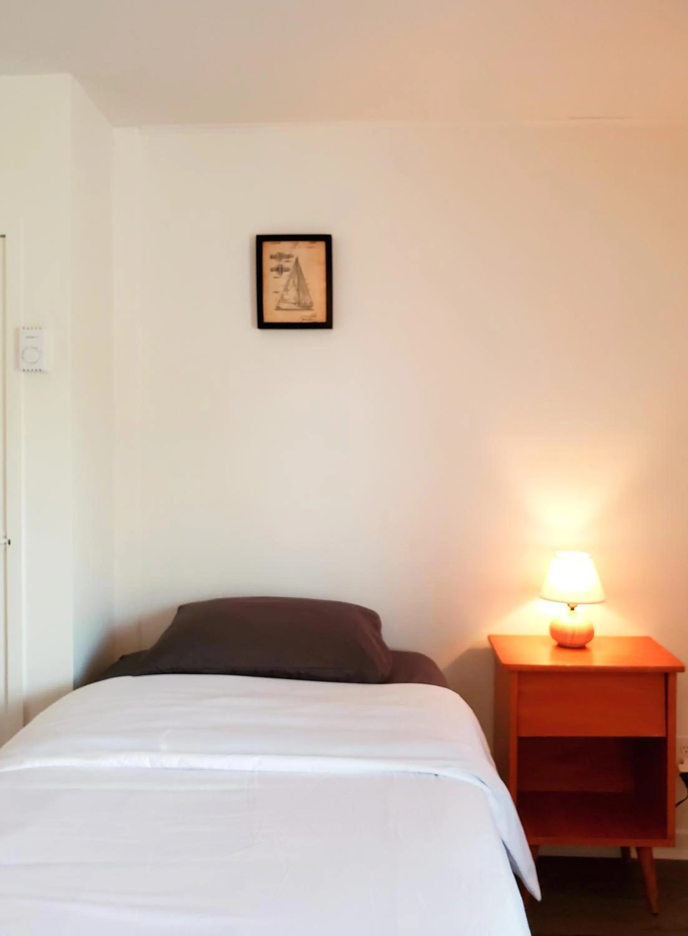 Bed in Auberge de la rive de Charlevoix - Auberge de jeunesse familiale pour voyageurs de tous âges