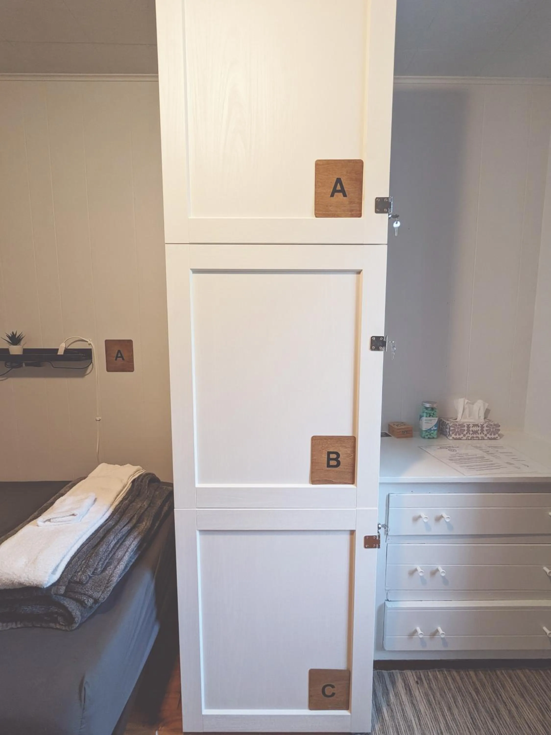 Bedroom, Bed in Auberge de la rive de Charlevoix - Auberge de jeunesse familiale pour voyageurs de tous âges