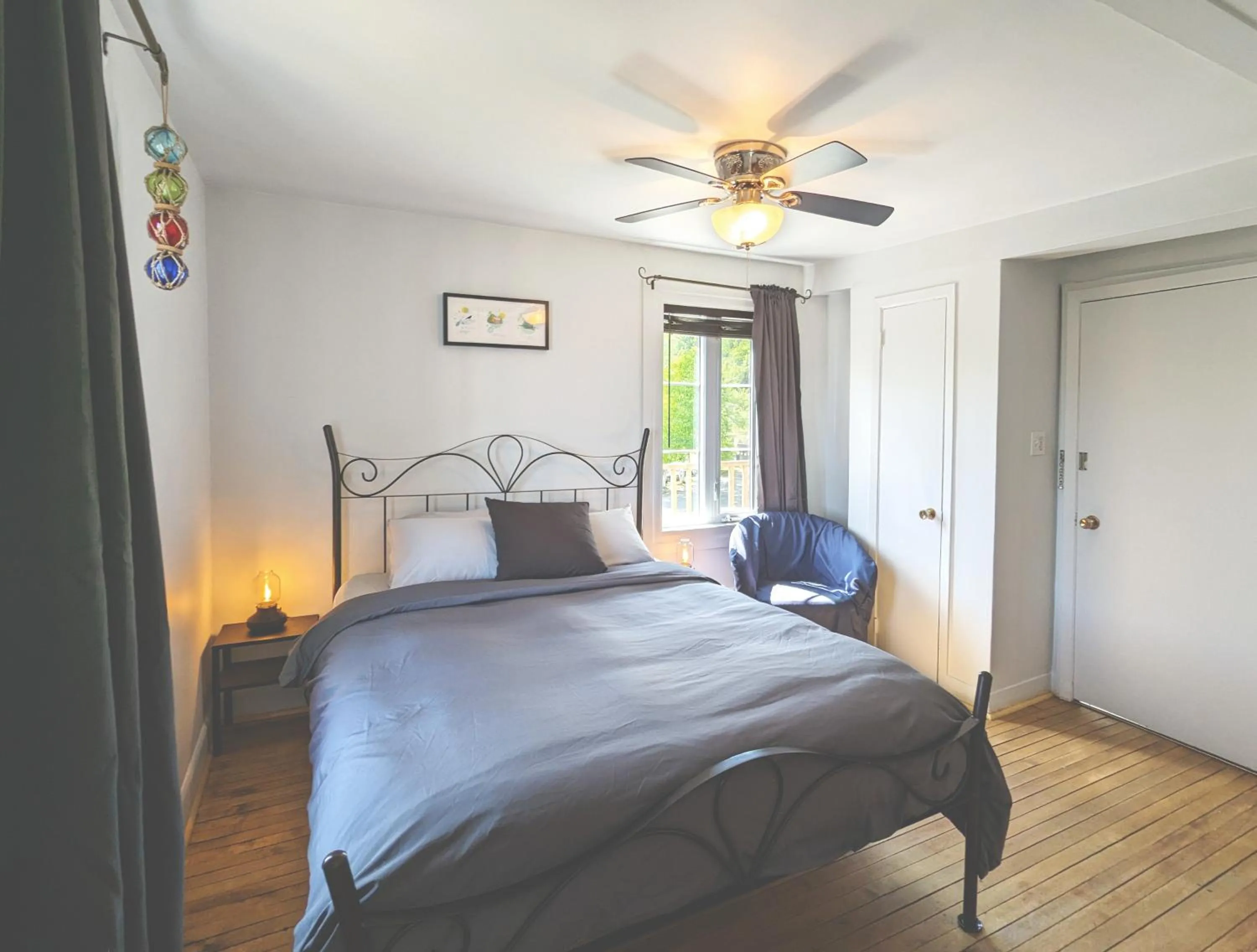 Bed in Auberge de la rive de Charlevoix - Auberge de jeunesse familiale pour voyageurs de tous âges