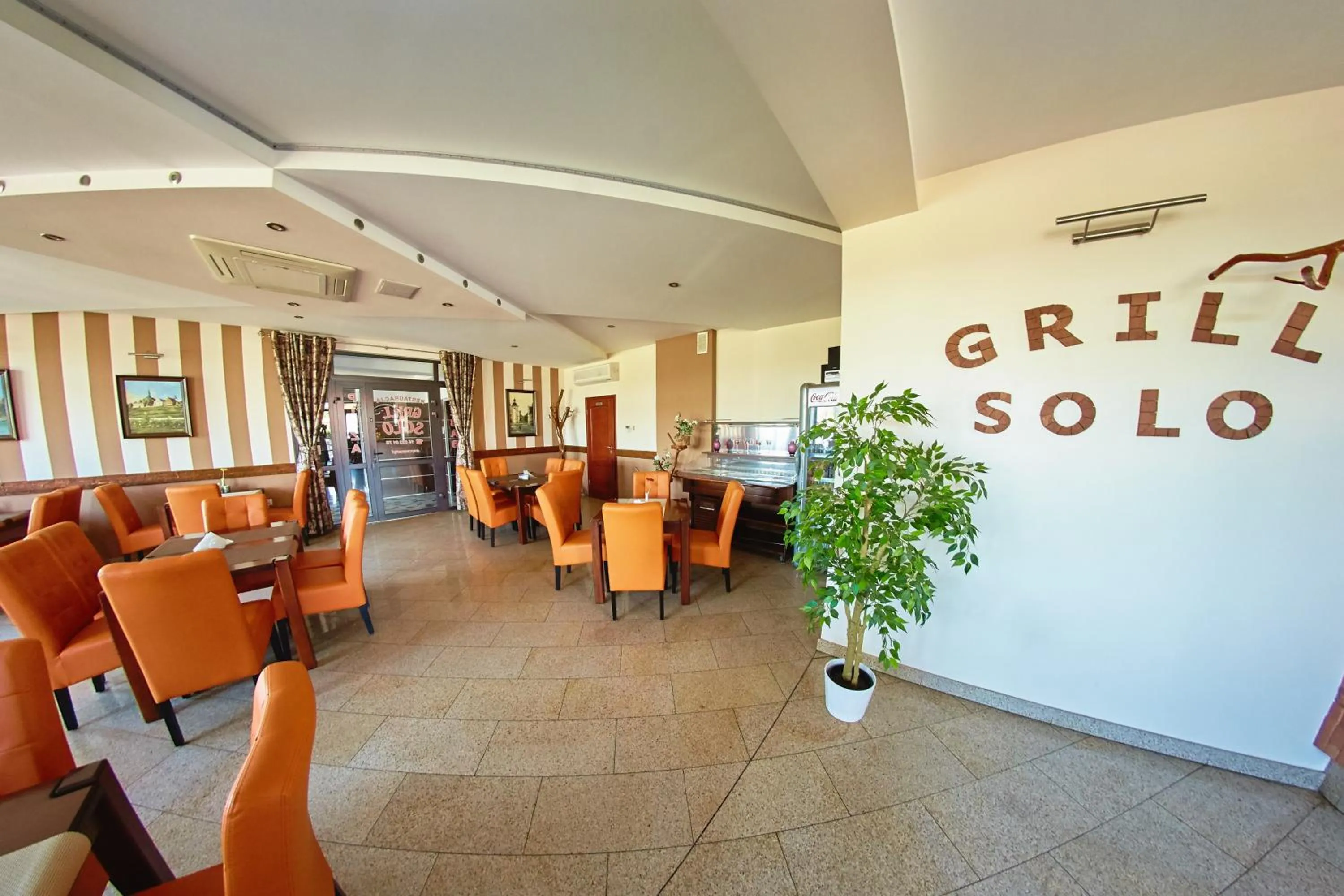 Restaurant/places to eat in Noclegi Grill Solo
