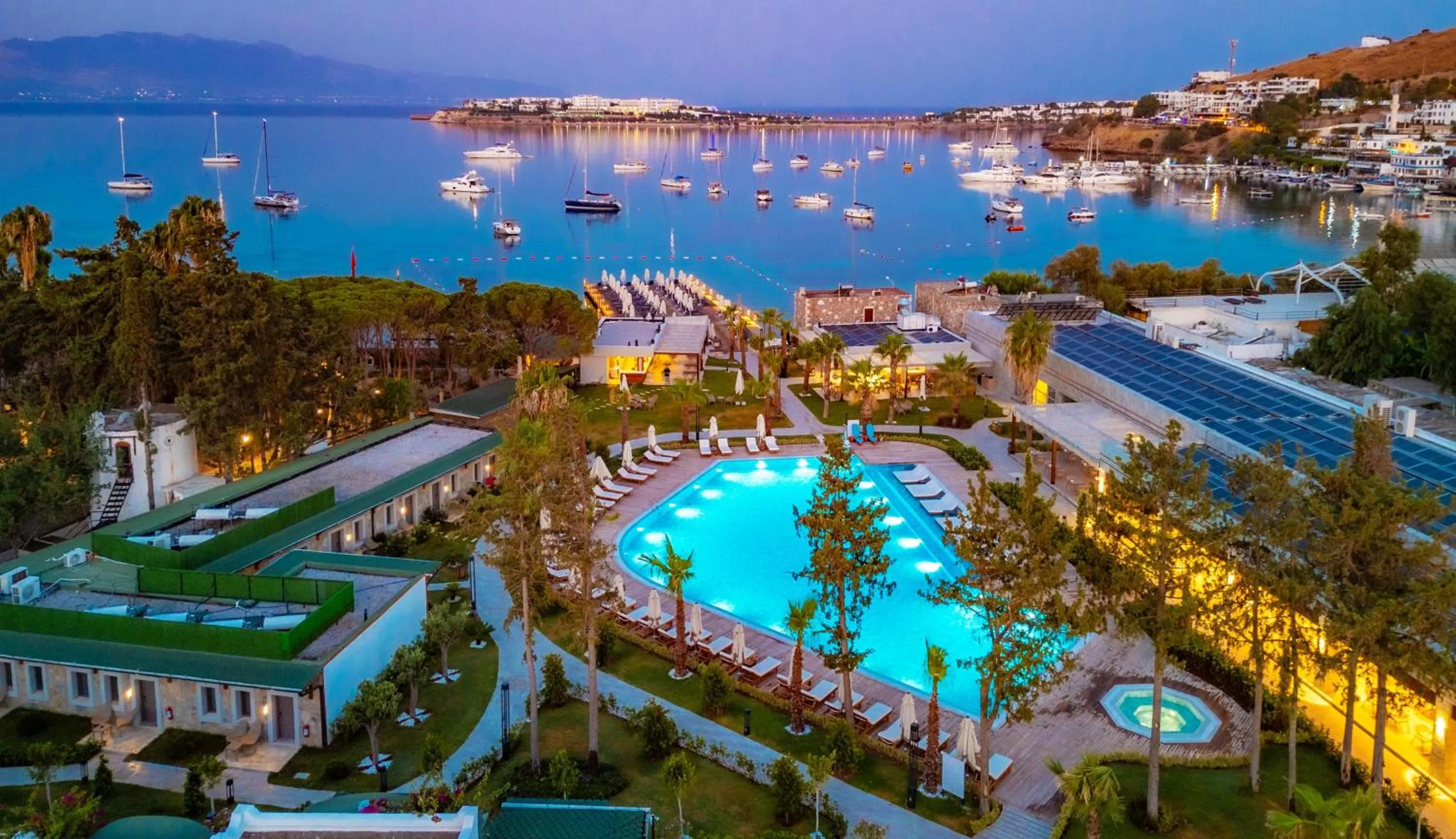 Swimming pool in Suum Bodrum Hotel & Beach - Adult Only