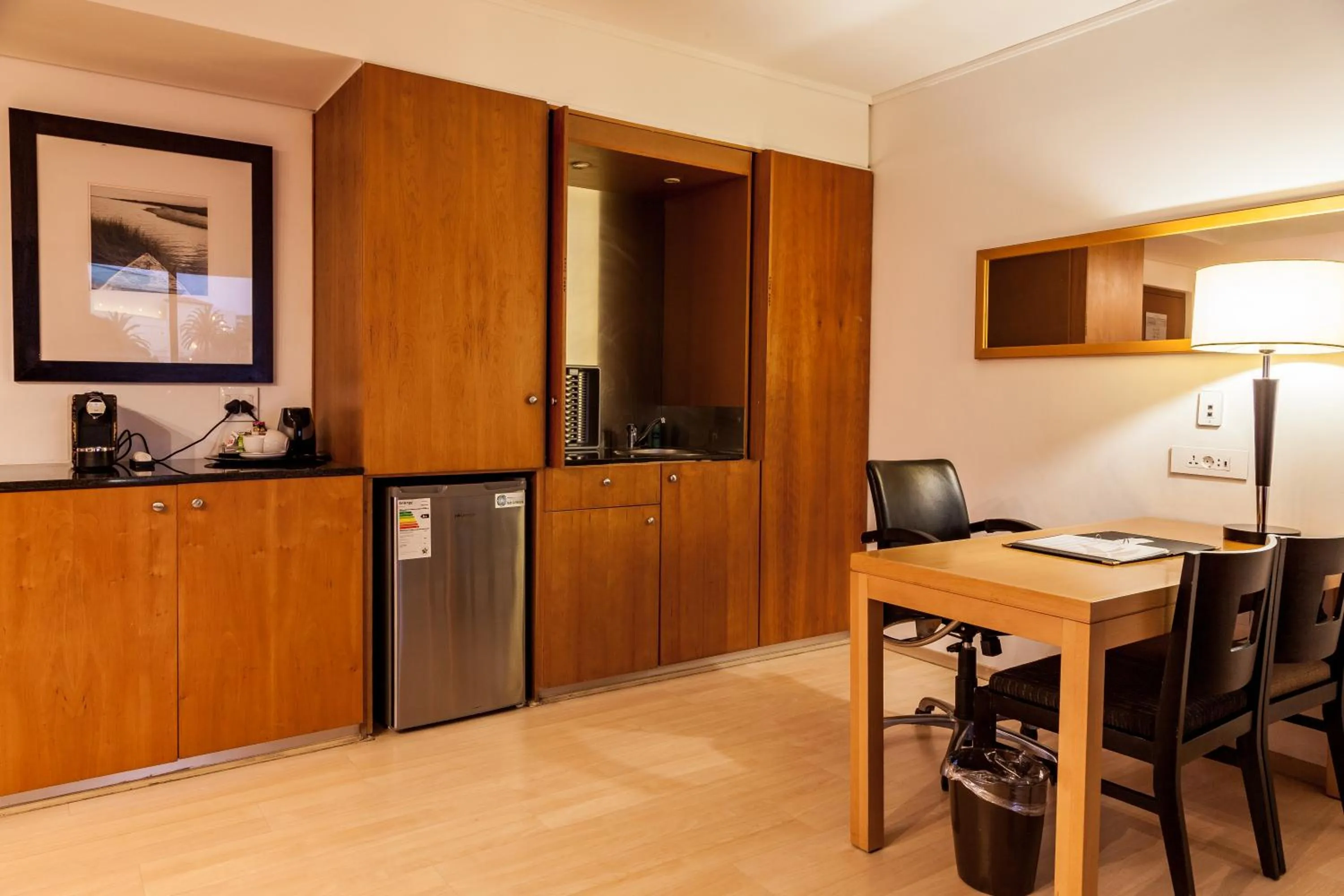 Kitchen or kitchenette in Island Club Hotel & Apartments