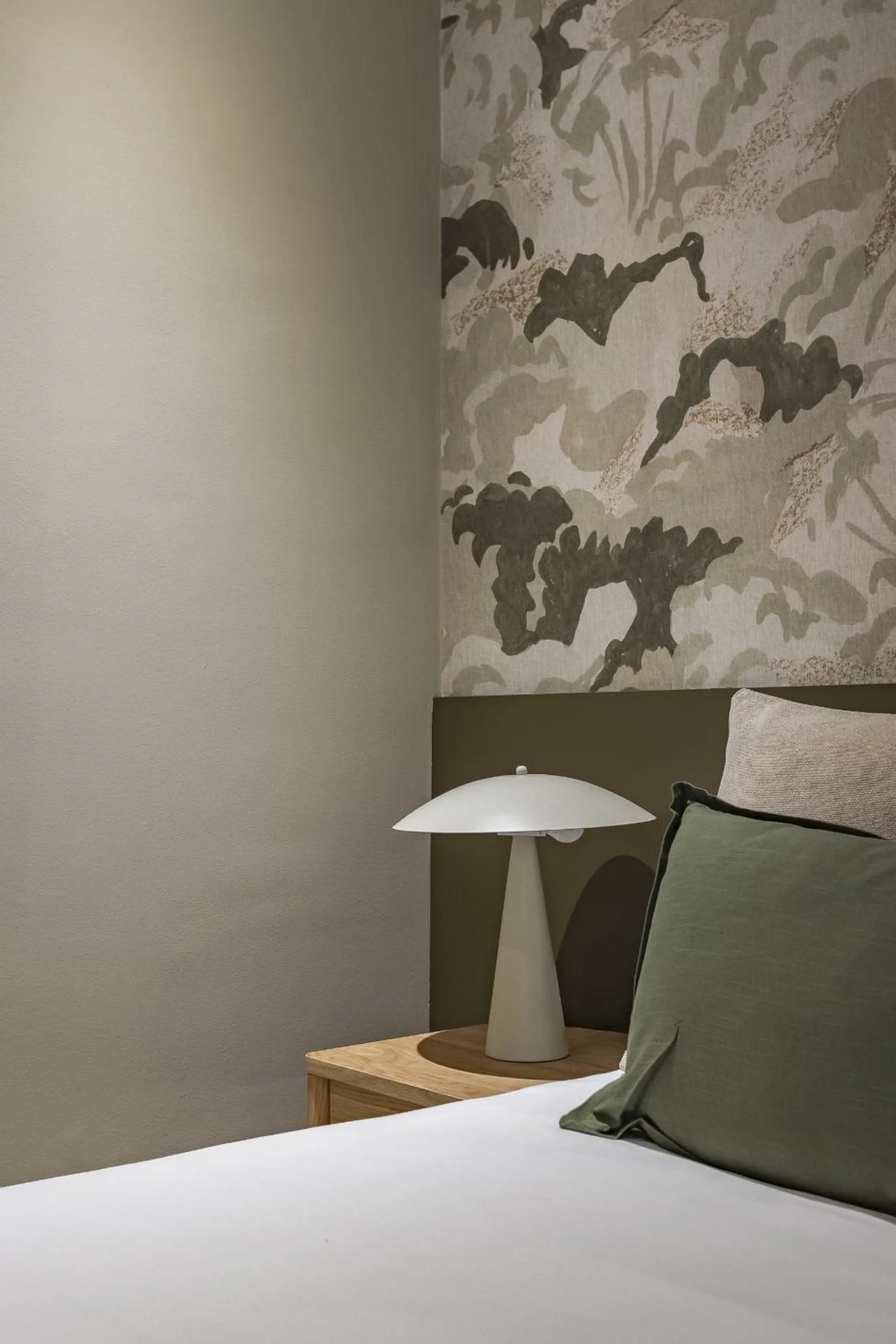 Decorative detail, Bed in Ola Living Hostal Diagonal