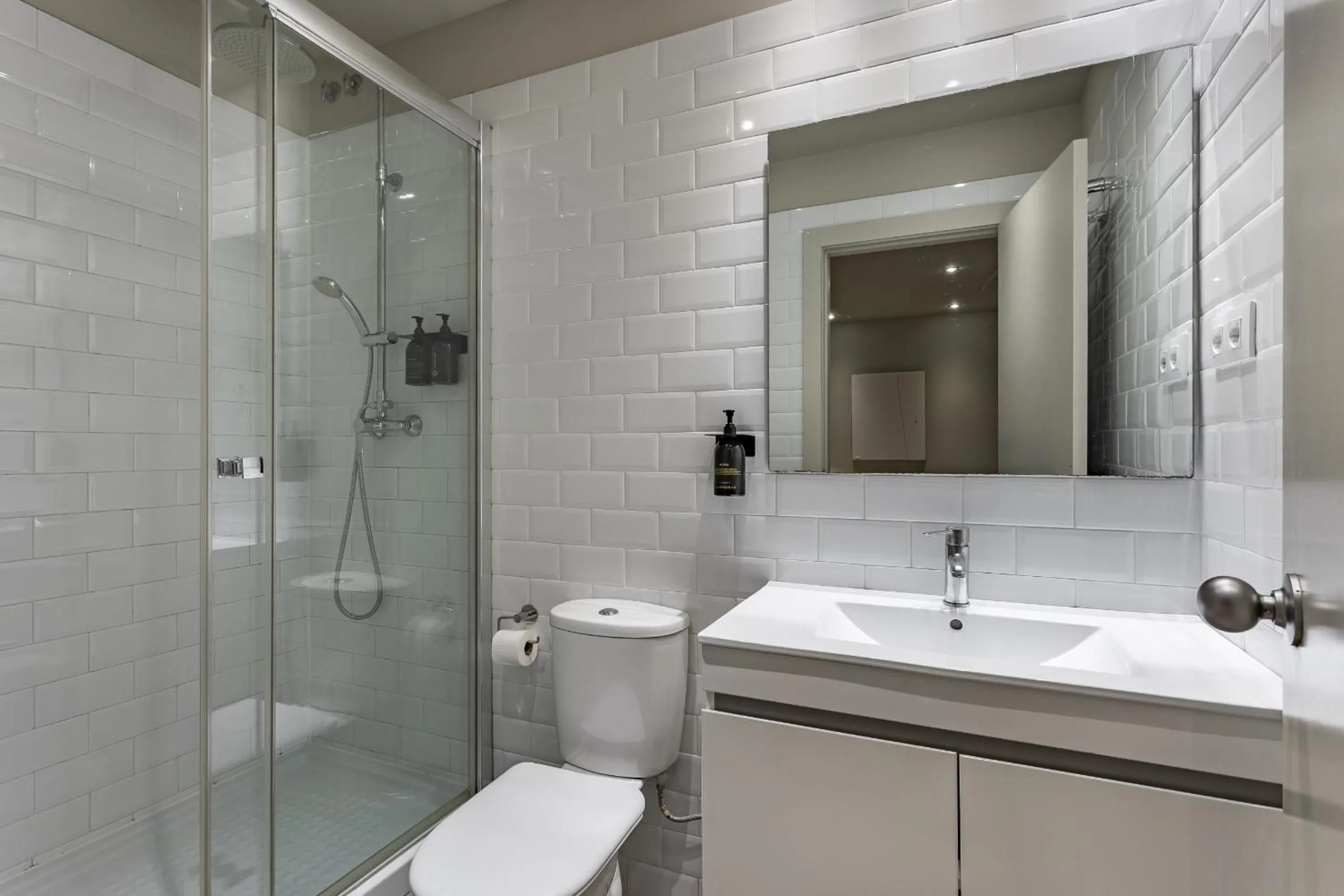 Bathroom in Ola Living Hostal Diagonal