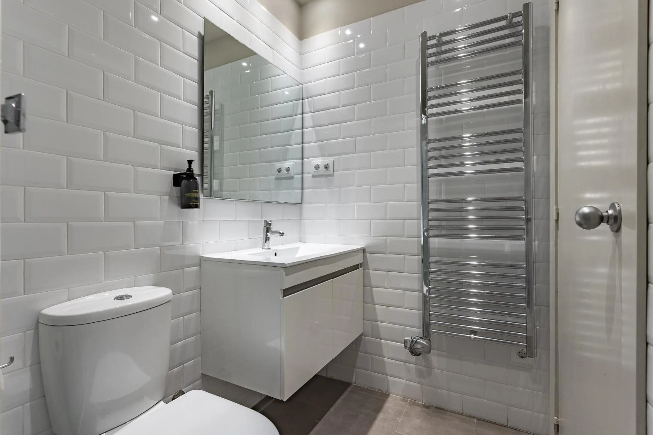 Bathroom in Ola Living Hostal Diagonal