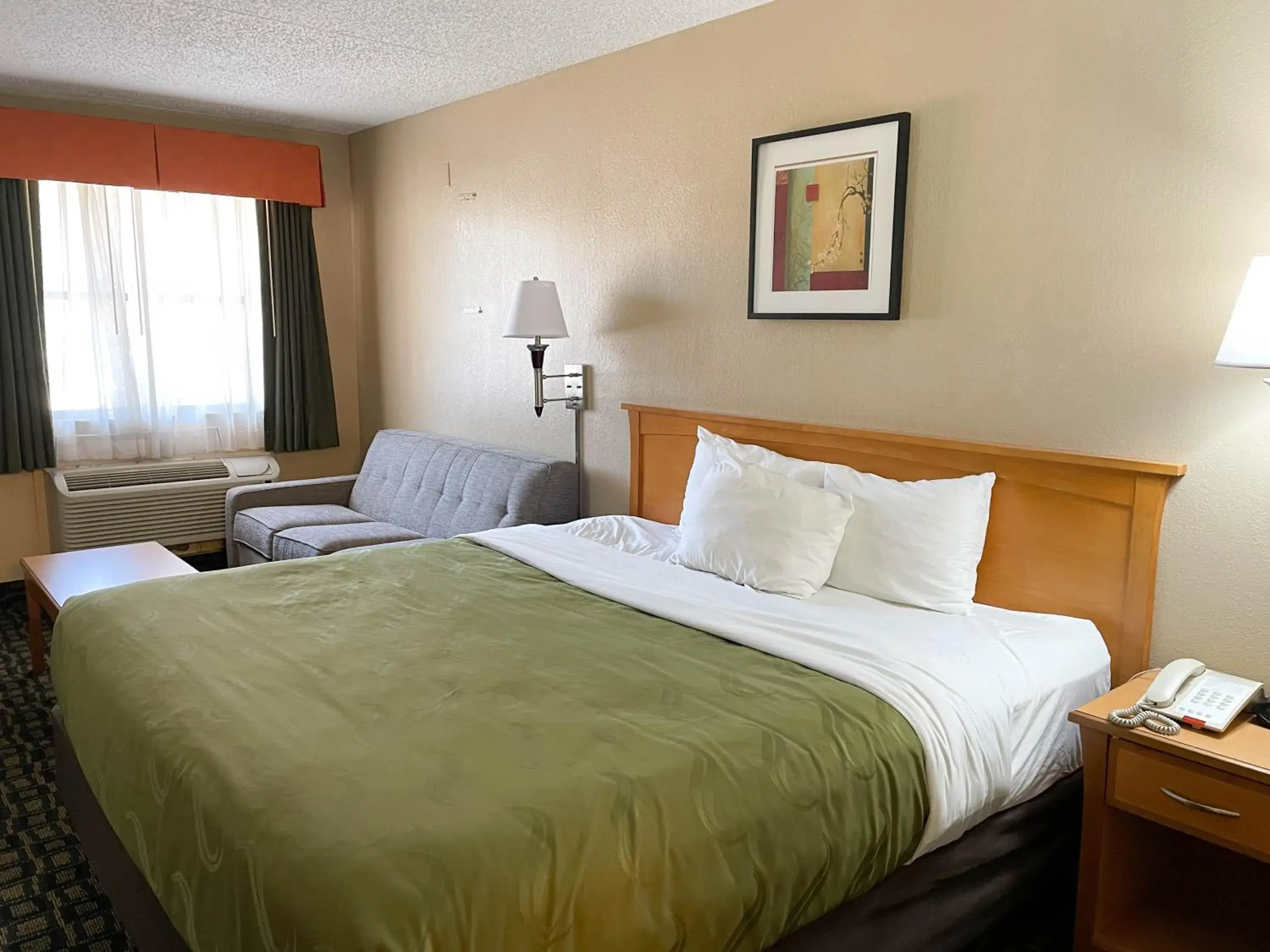 Bed in Studio 6 Suites North Richland Hills TX Bed in Studio 6 Suites North Richland Hills TX