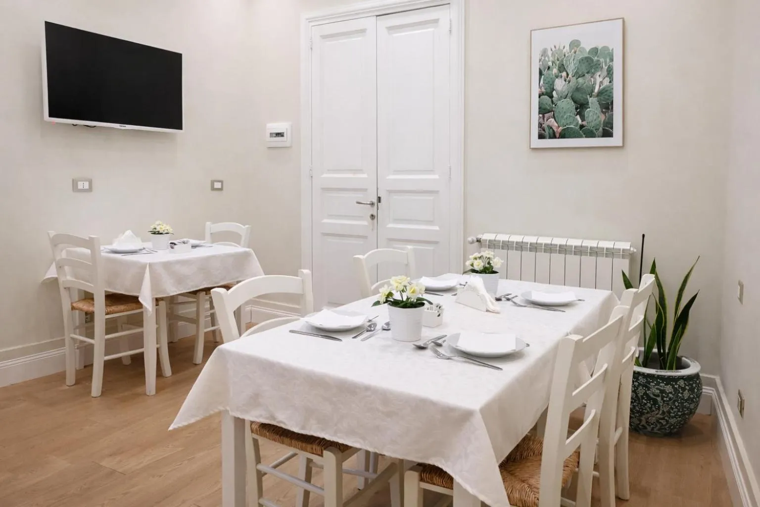 Seating area in Opera Relais R&B