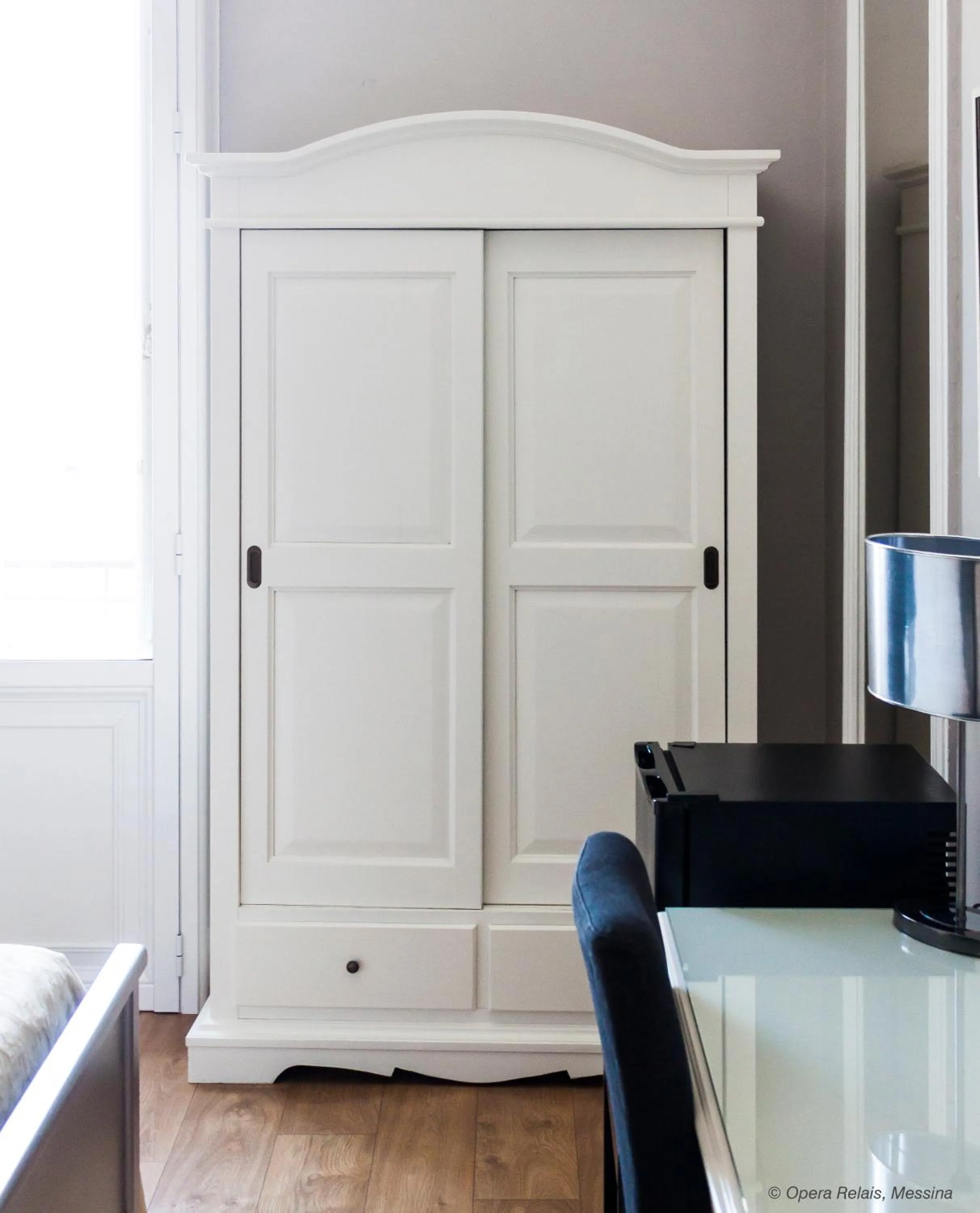 wardrobe in Opera Relais