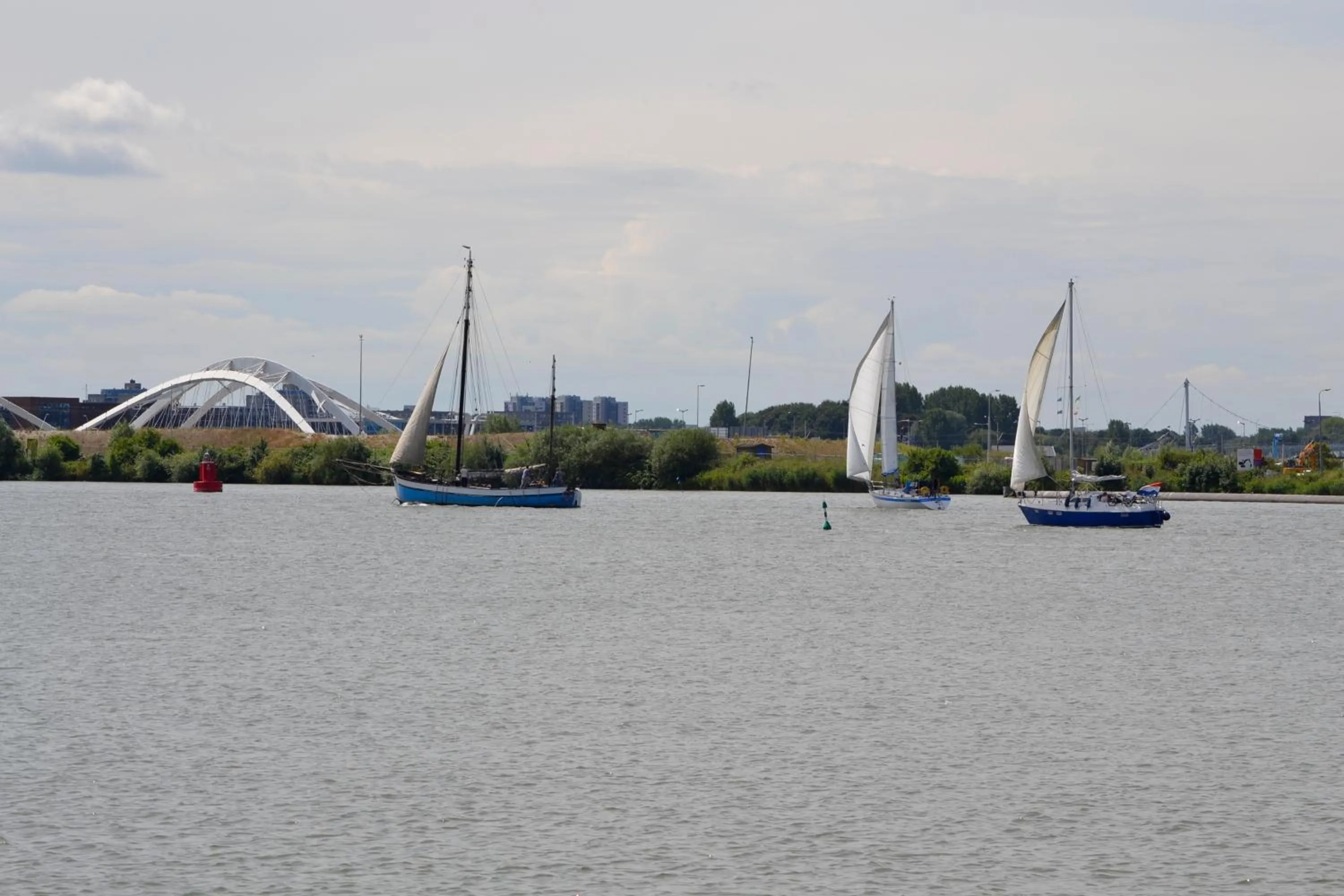 Spring in Floating B&B Amsterdam