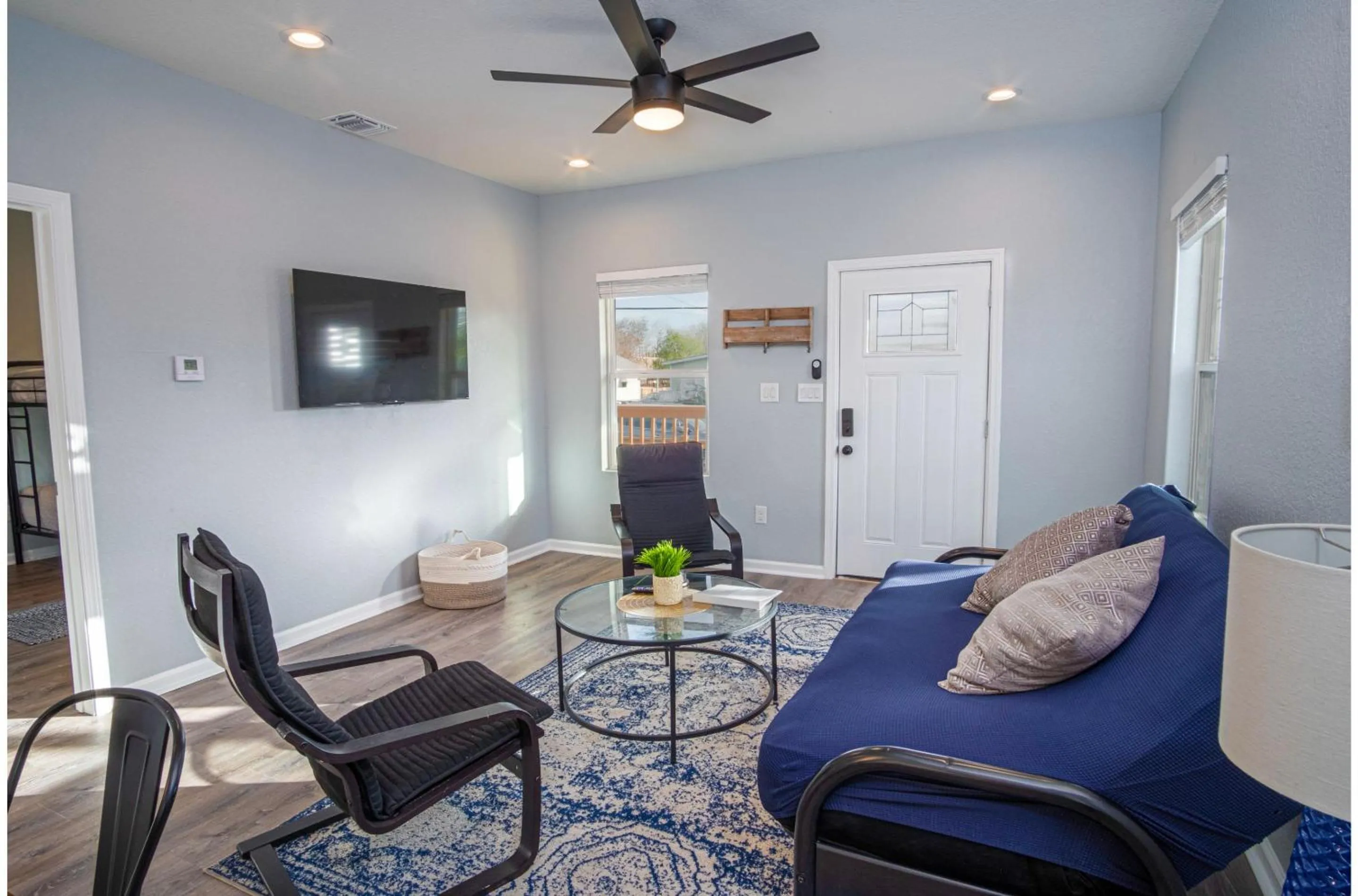 Downtown Dream Home Spacious 4BR2BA Sleeps 12