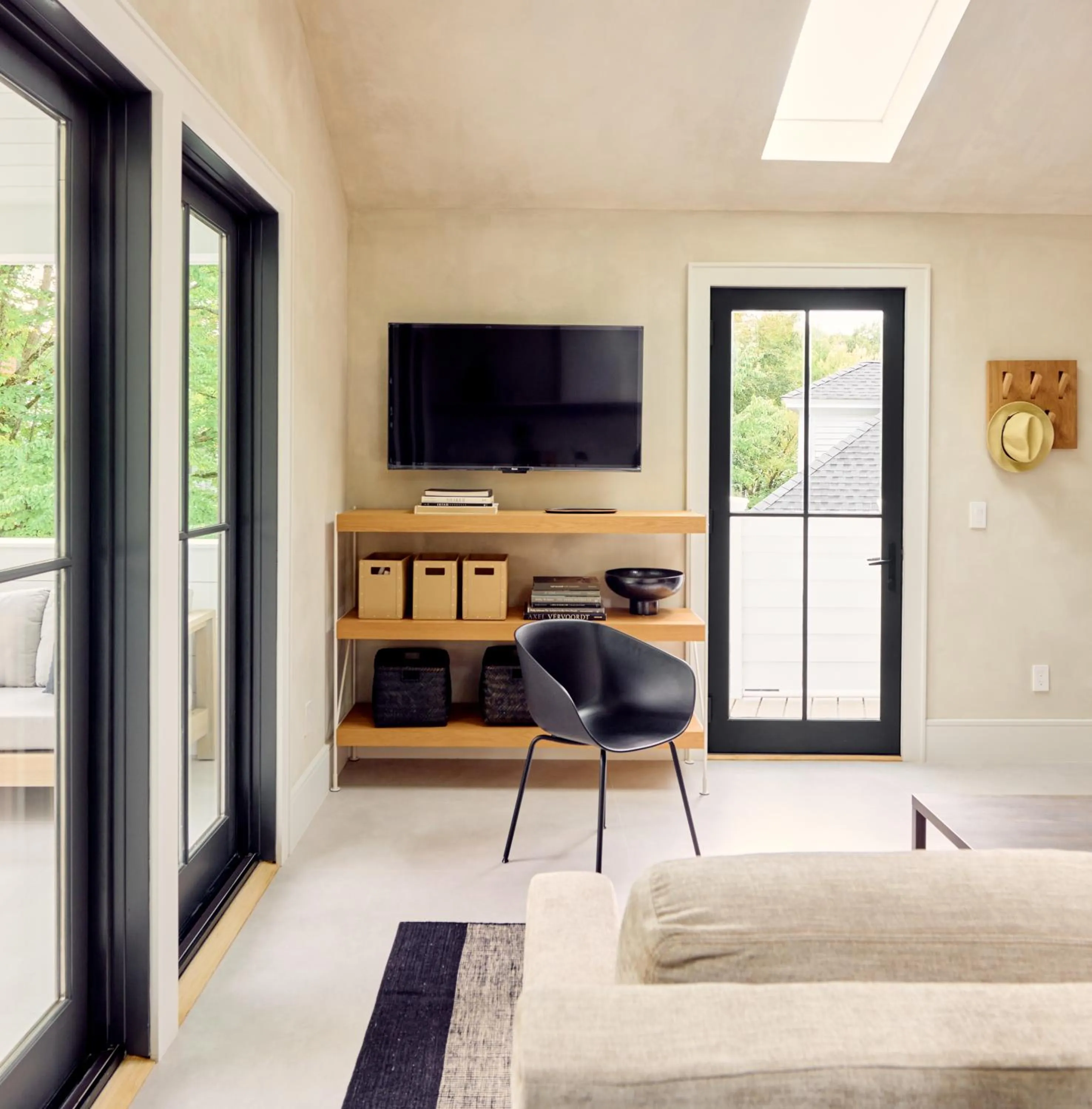 TV and multimedia in 9 Academy