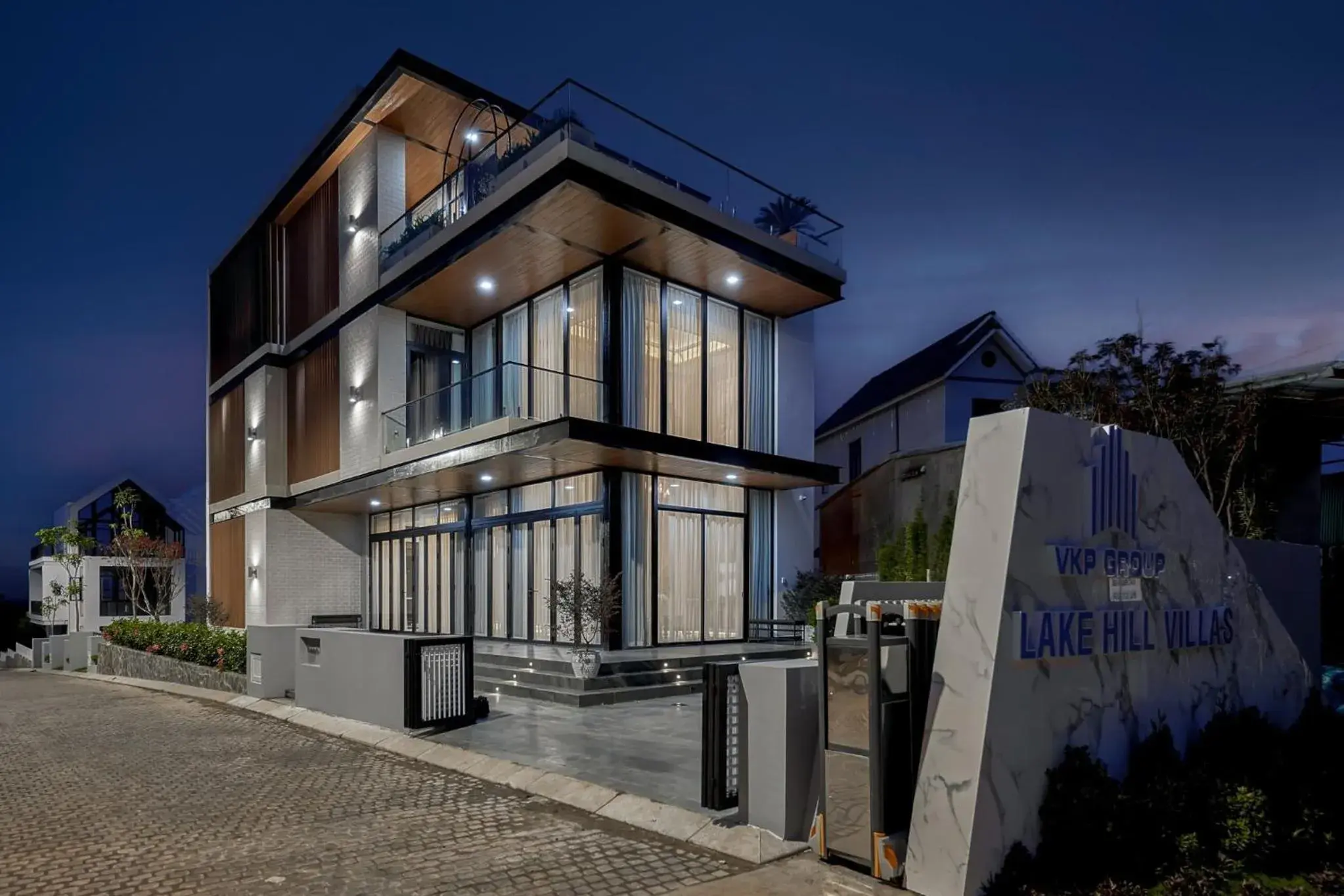 LAKE HILL Villas LAKE HILL Villas