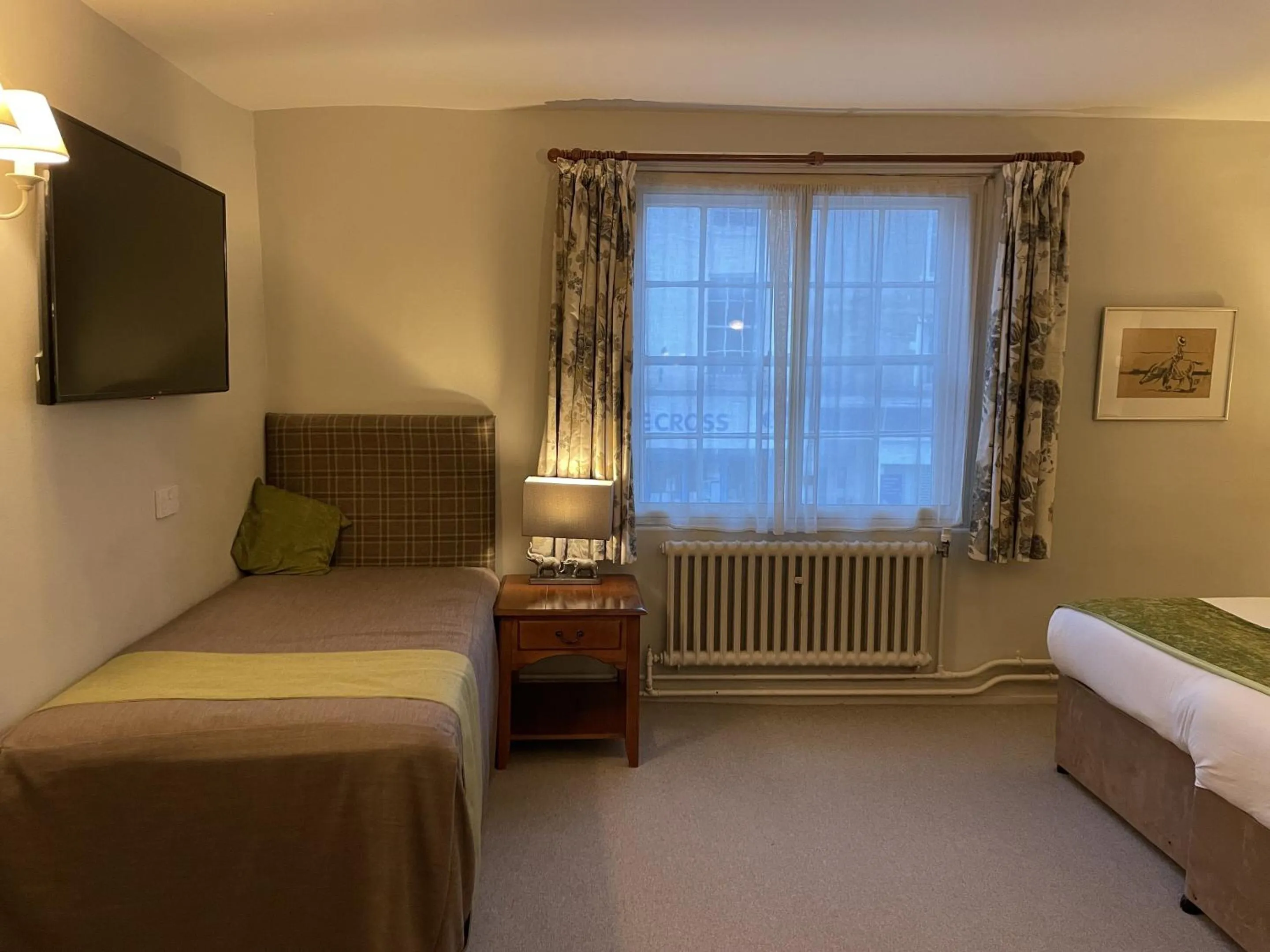 Bedroom, Bed in The Old Bell - Warminster