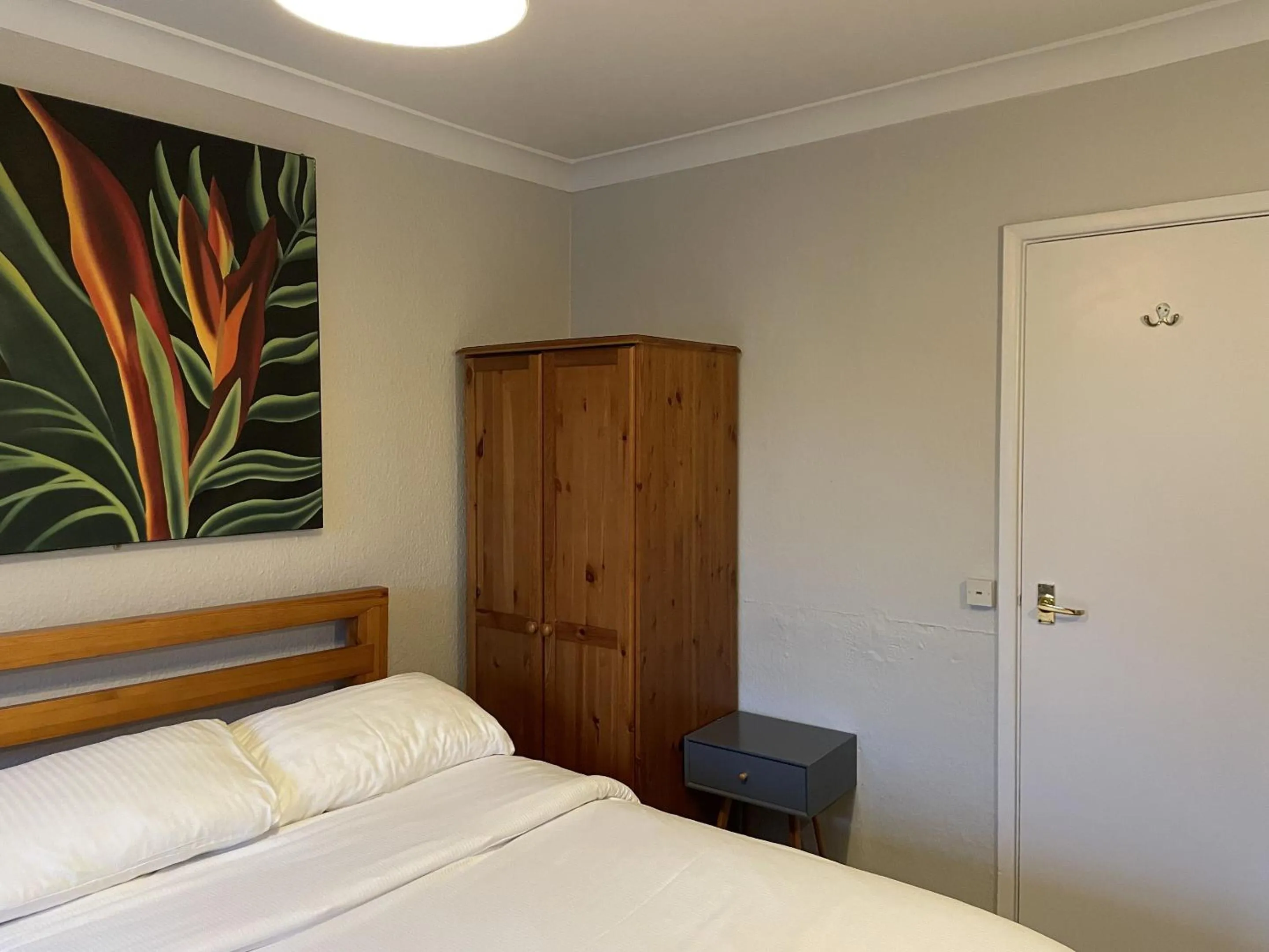 Bedroom, Bed in The Old Bell - Warminster