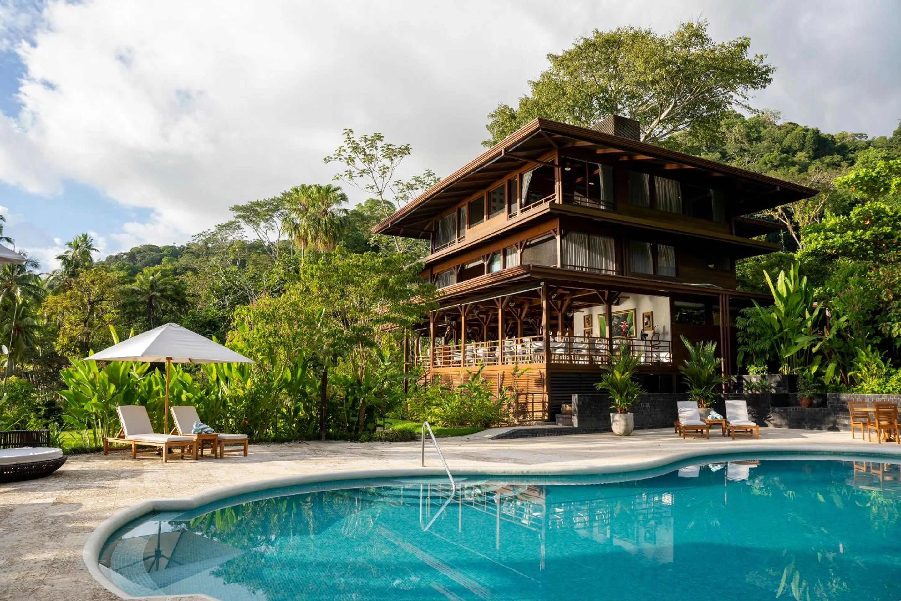 Property building in Playa Cativo Lodge
