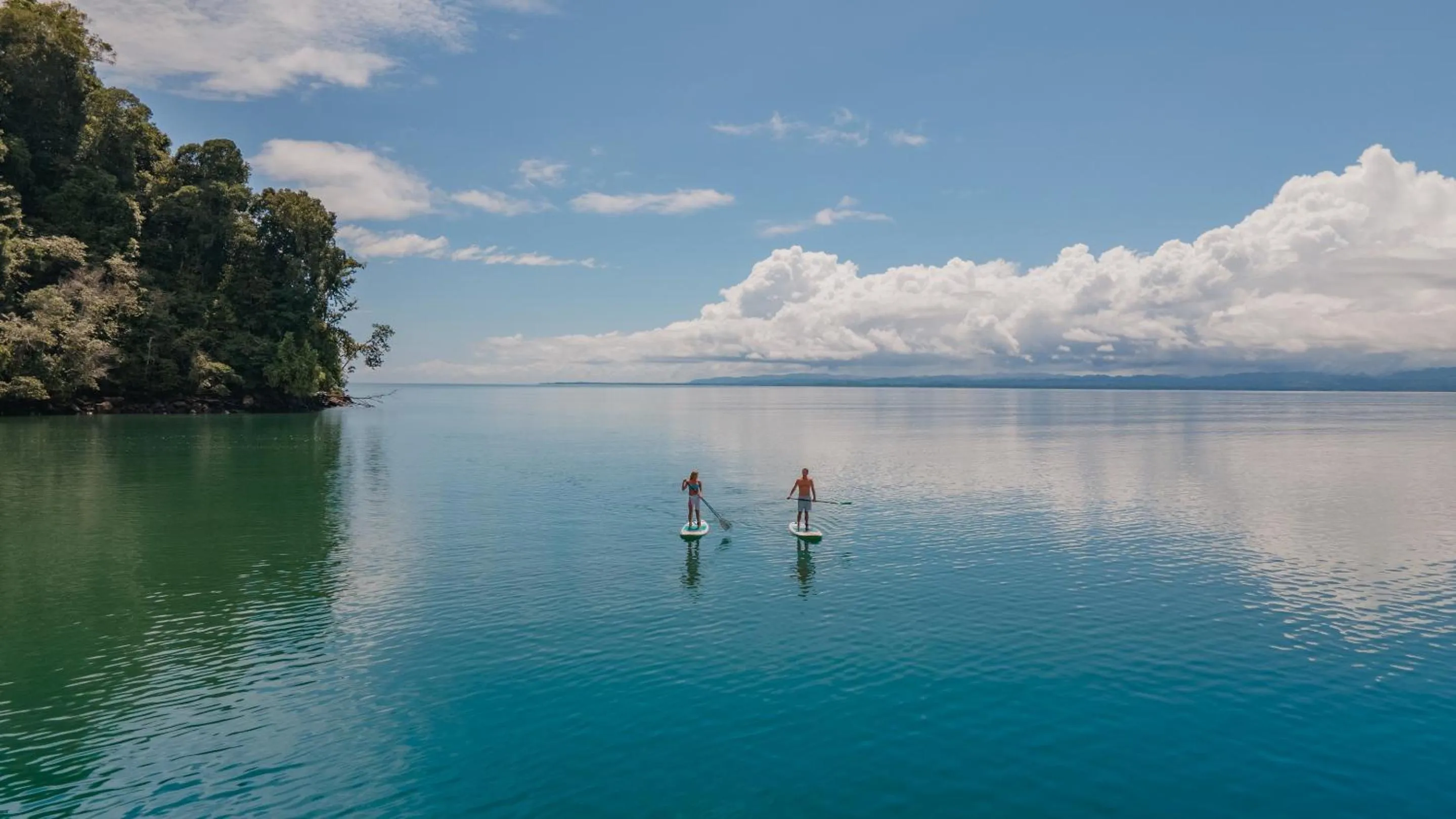 People in Playa Cativo Lodge