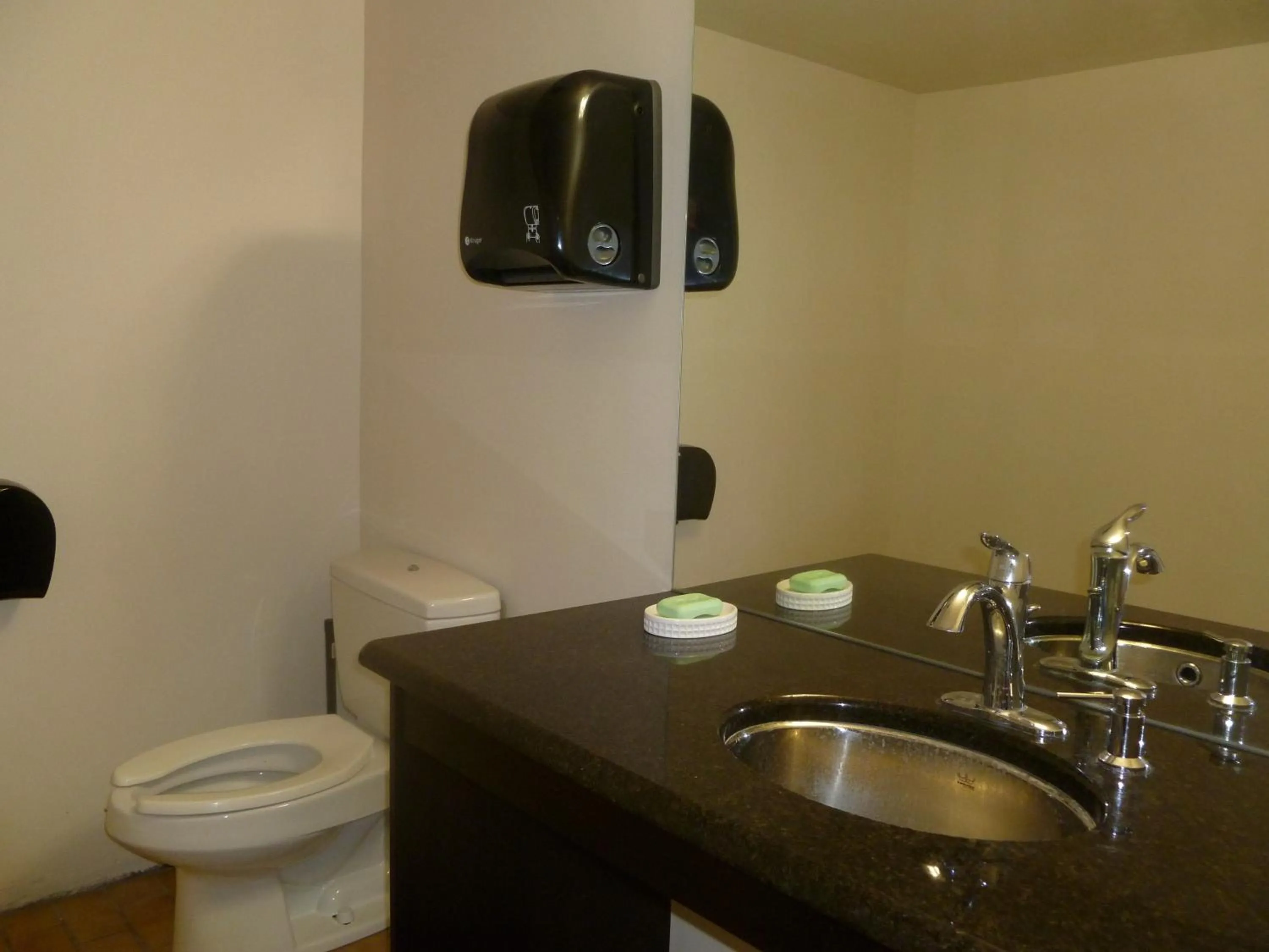 Bathroom in Vernon Hostel