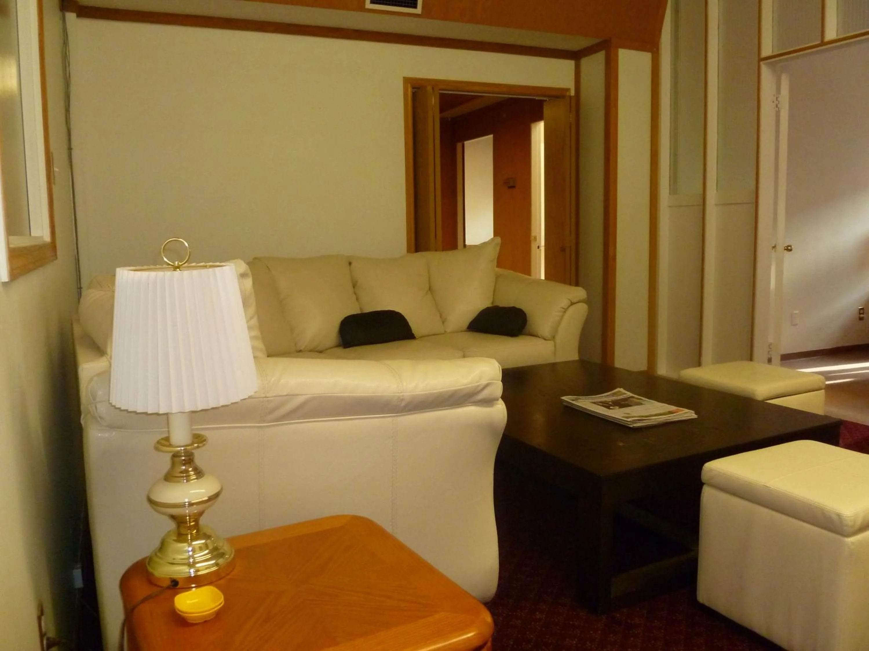 Communal lounge/ TV room in Vernon Hostel