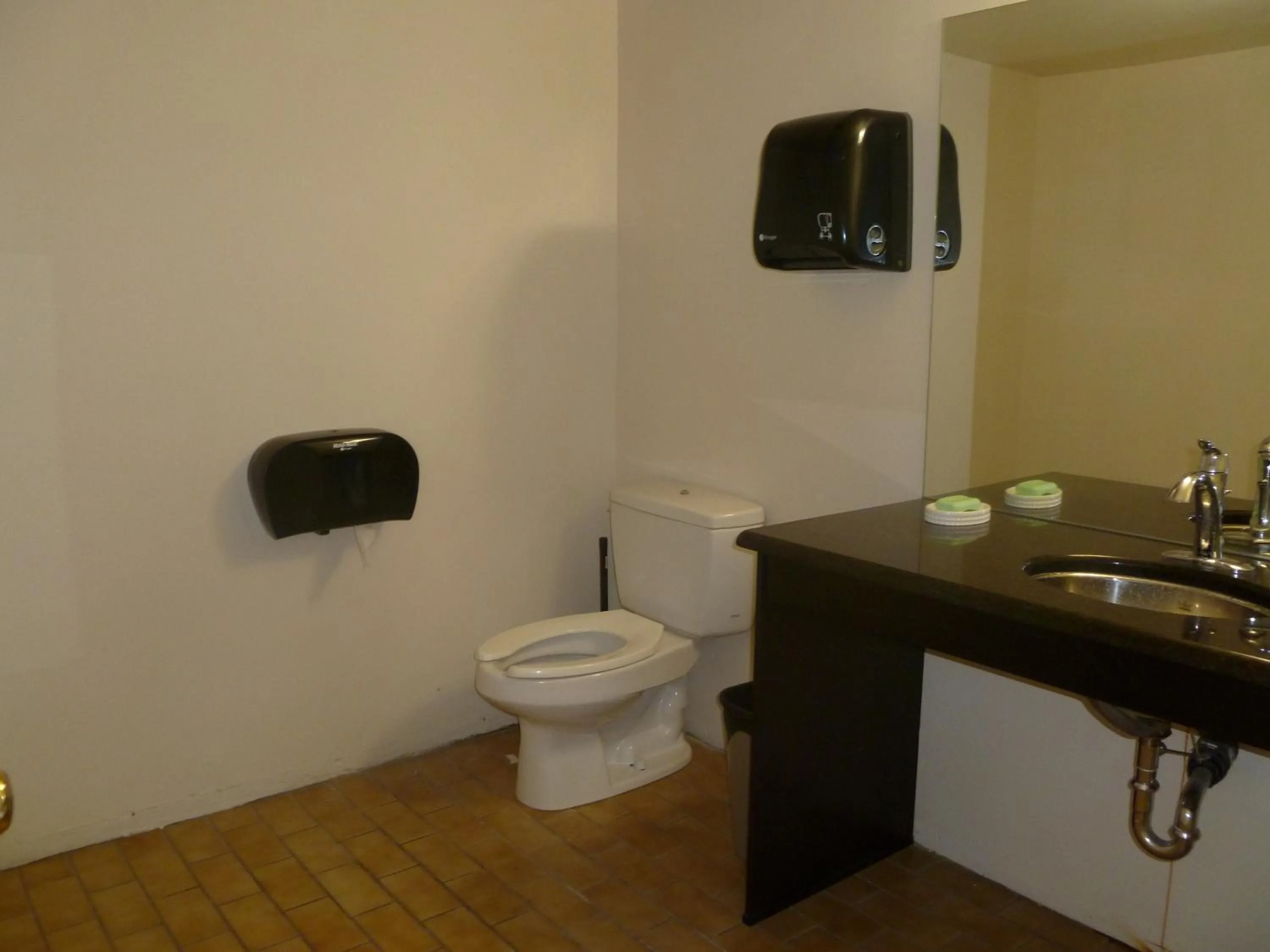 Bathroom in Vernon Hostel
