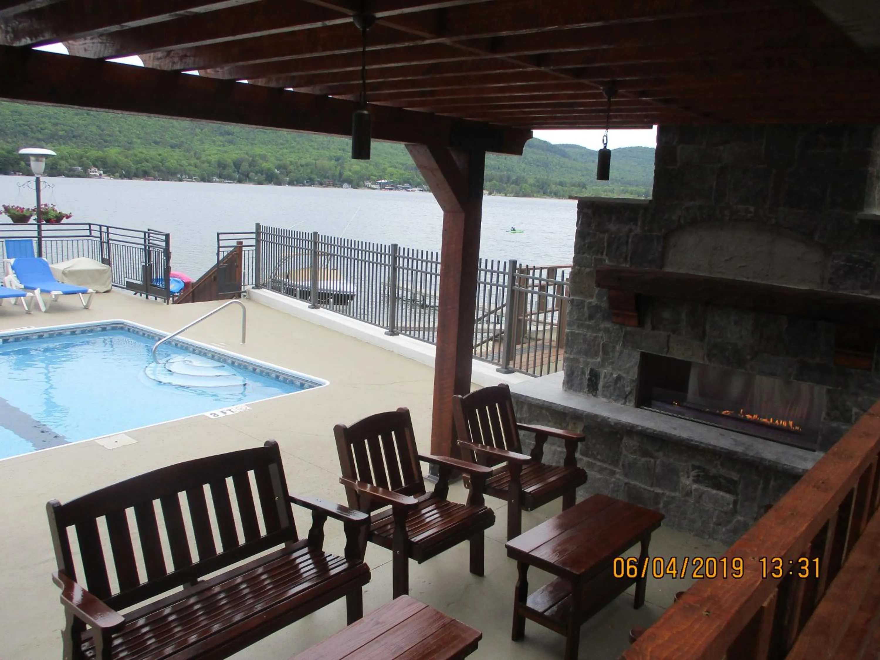 Balcony/Terrace in The Lake Motel