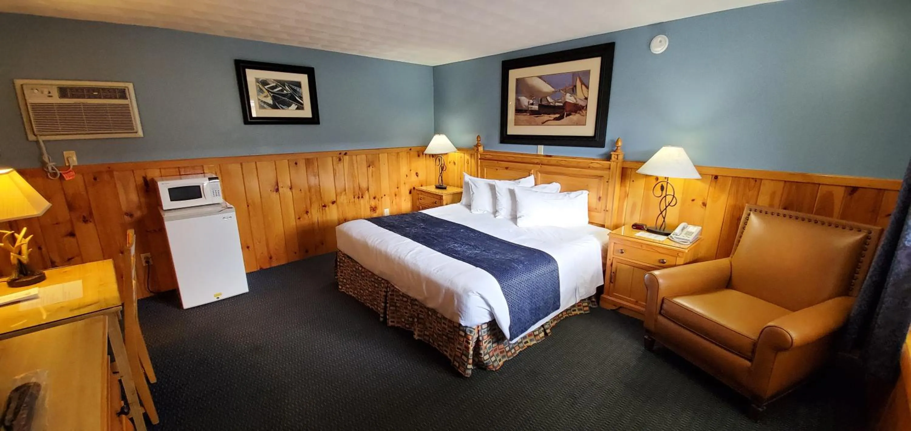 Bed in The Lake Motel