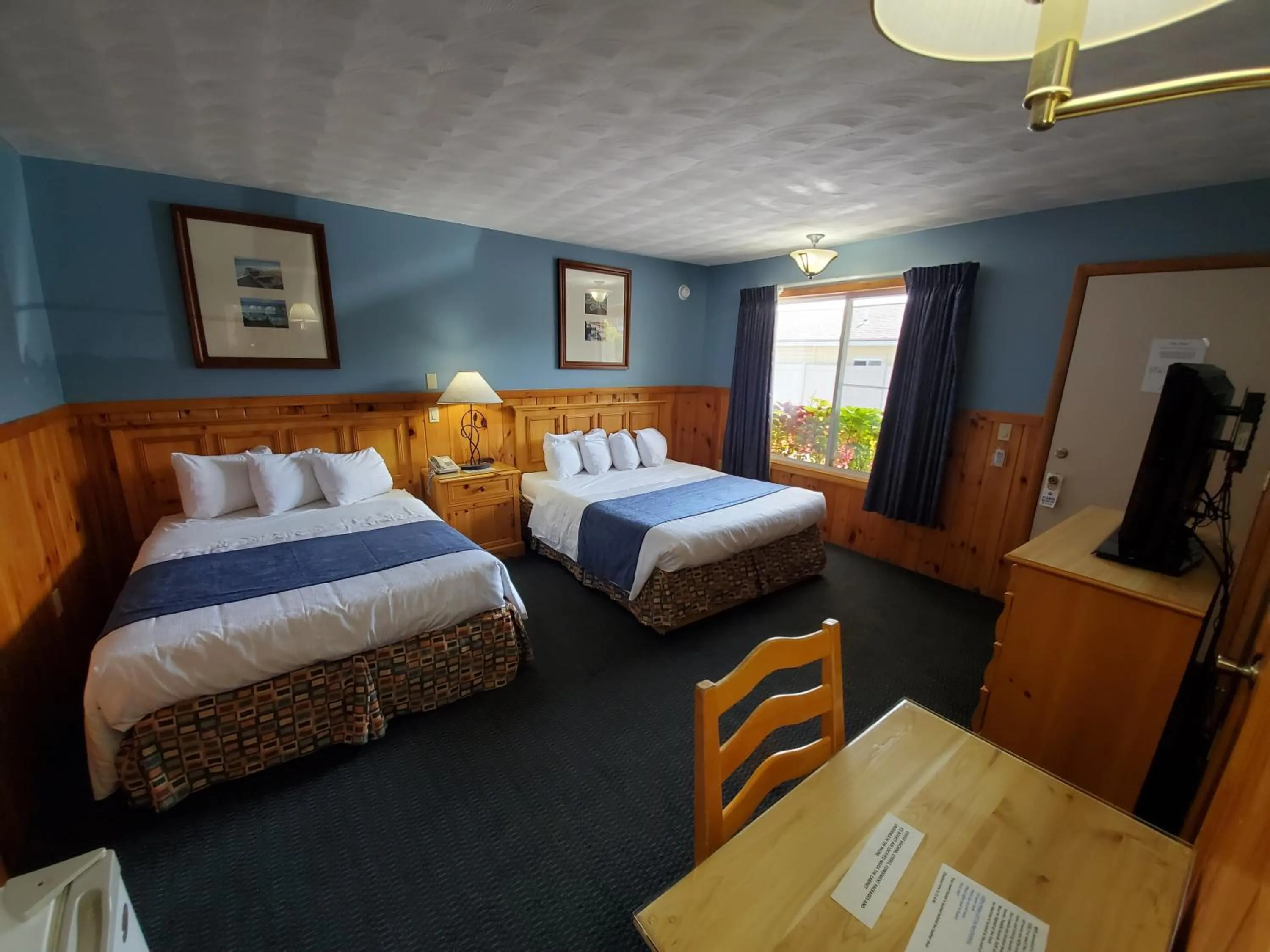 Bed in The Lake Motel